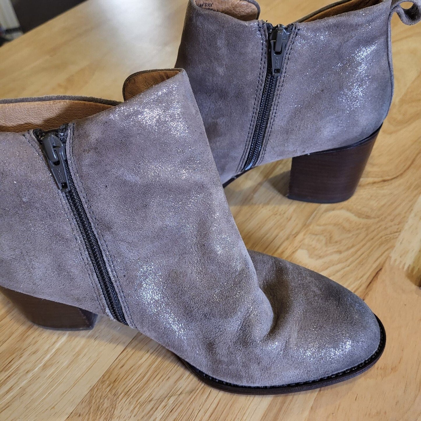 Sofft Metallic Gray Suede Block Heel Booties Size 8