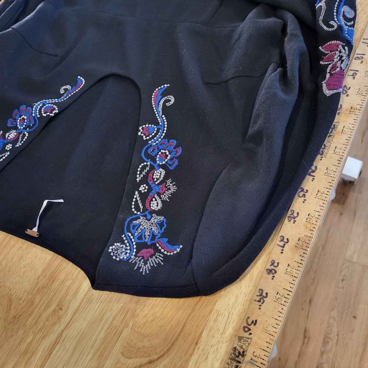 Free People Black Embroidered Knit Scoop Neck Mini Dress Long Sleeve Zip size 6