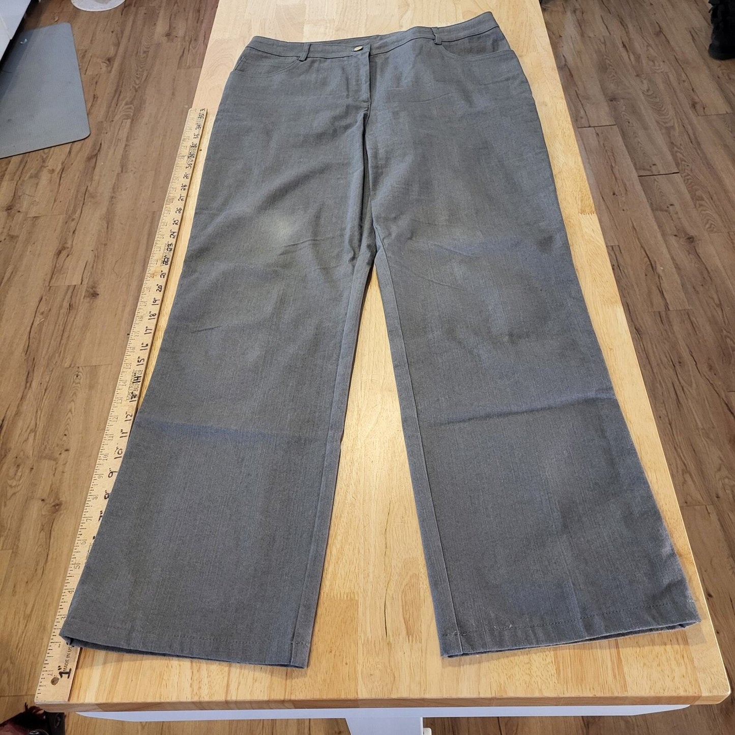 St. John size 12 Gray Wide Leg Flat Front Pants 30" Inseam 13" Rise 34" Waist 