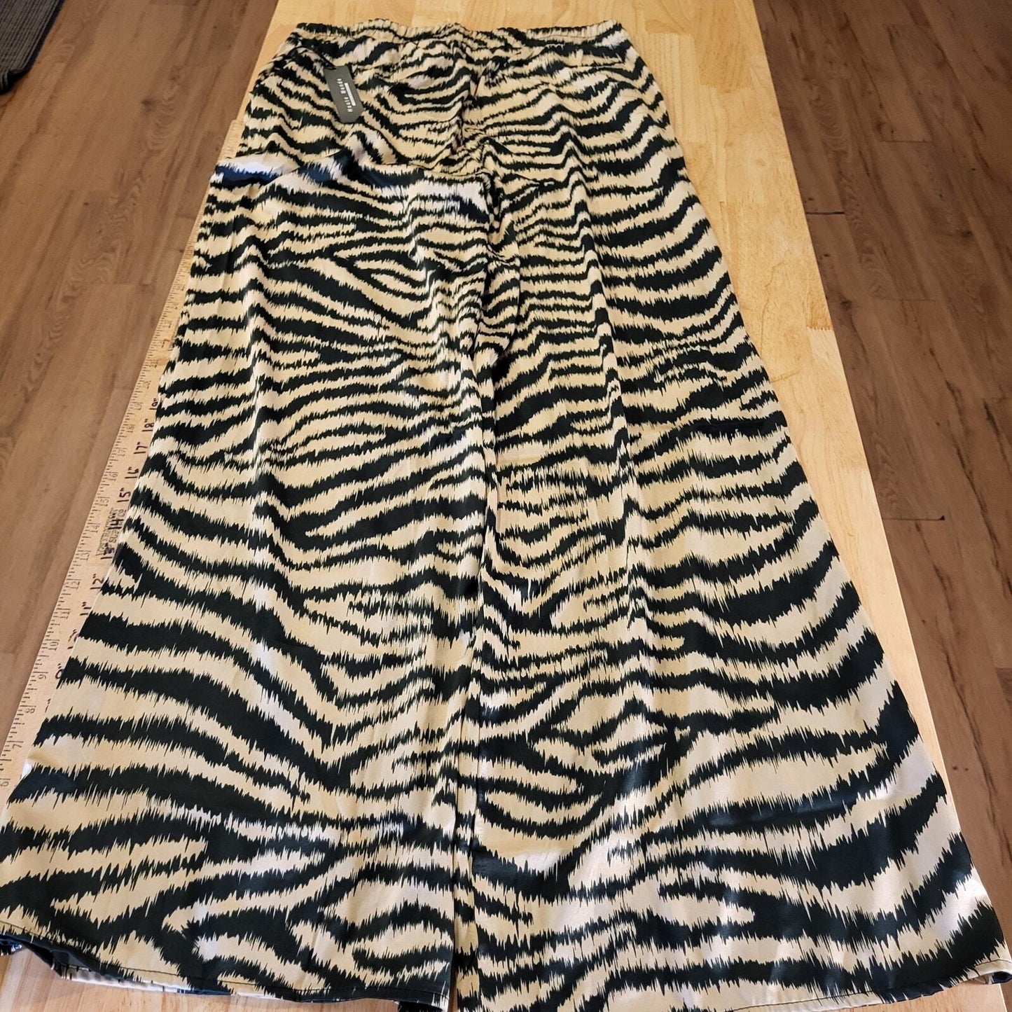 Haute Monde 32" Elastic Waist Wide Leg Zebra Satin Pant Button 43" long 24" wide