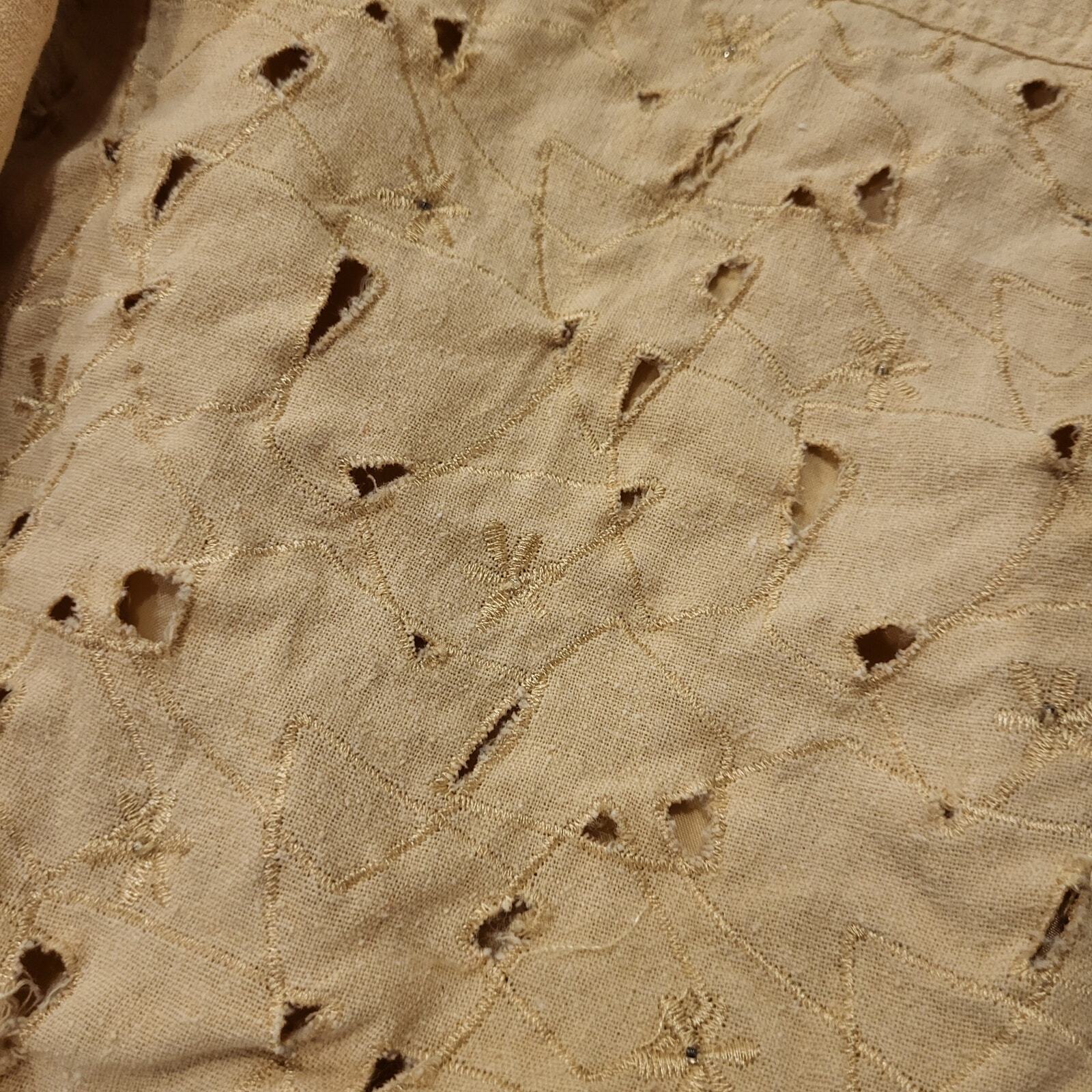 220 Hickory Raw Silk Pastel Yellow Cutout Floral Lined Button Collar 22" P2P