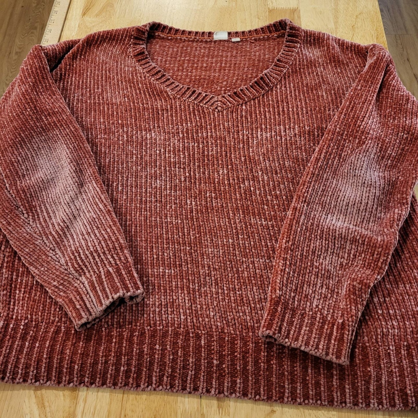 Dusty Rose Gap pink chenille sweater gently worn elbows size medium