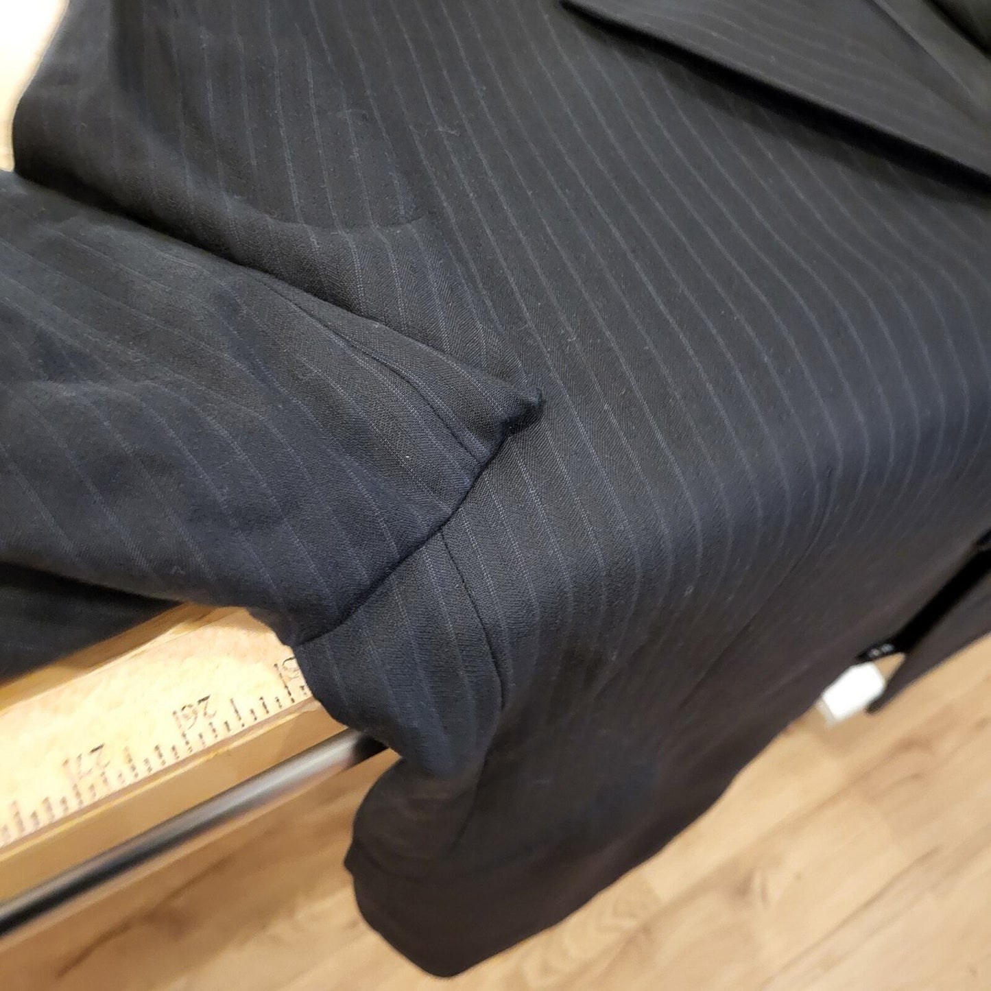 DKNY Black Pinstripe 100% Wool Suit jacket 32" Long 25" P2P