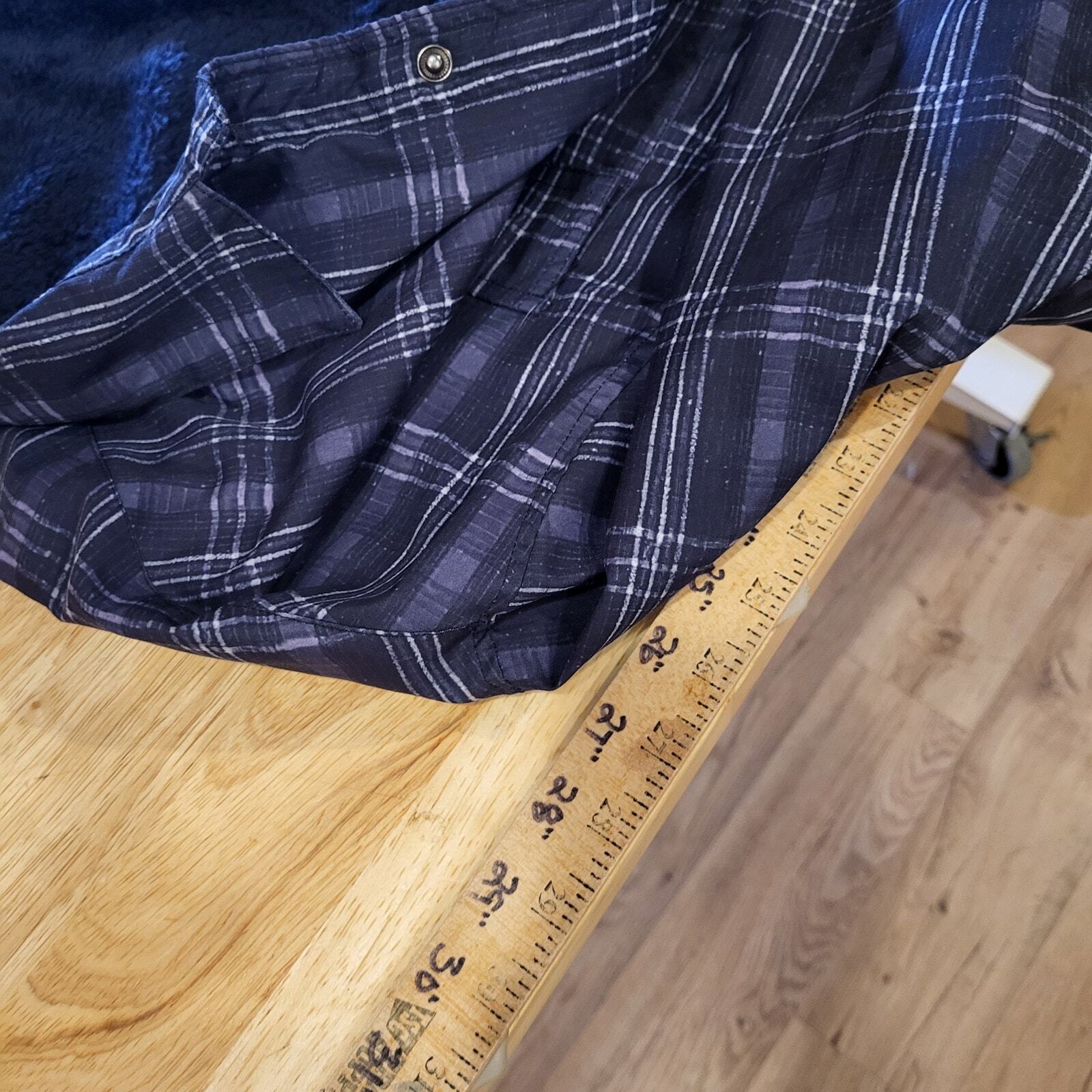 Blue Plaid Nylon Snap Button Collared Coat Fleece Lined Pockets 23" p2p 28" L