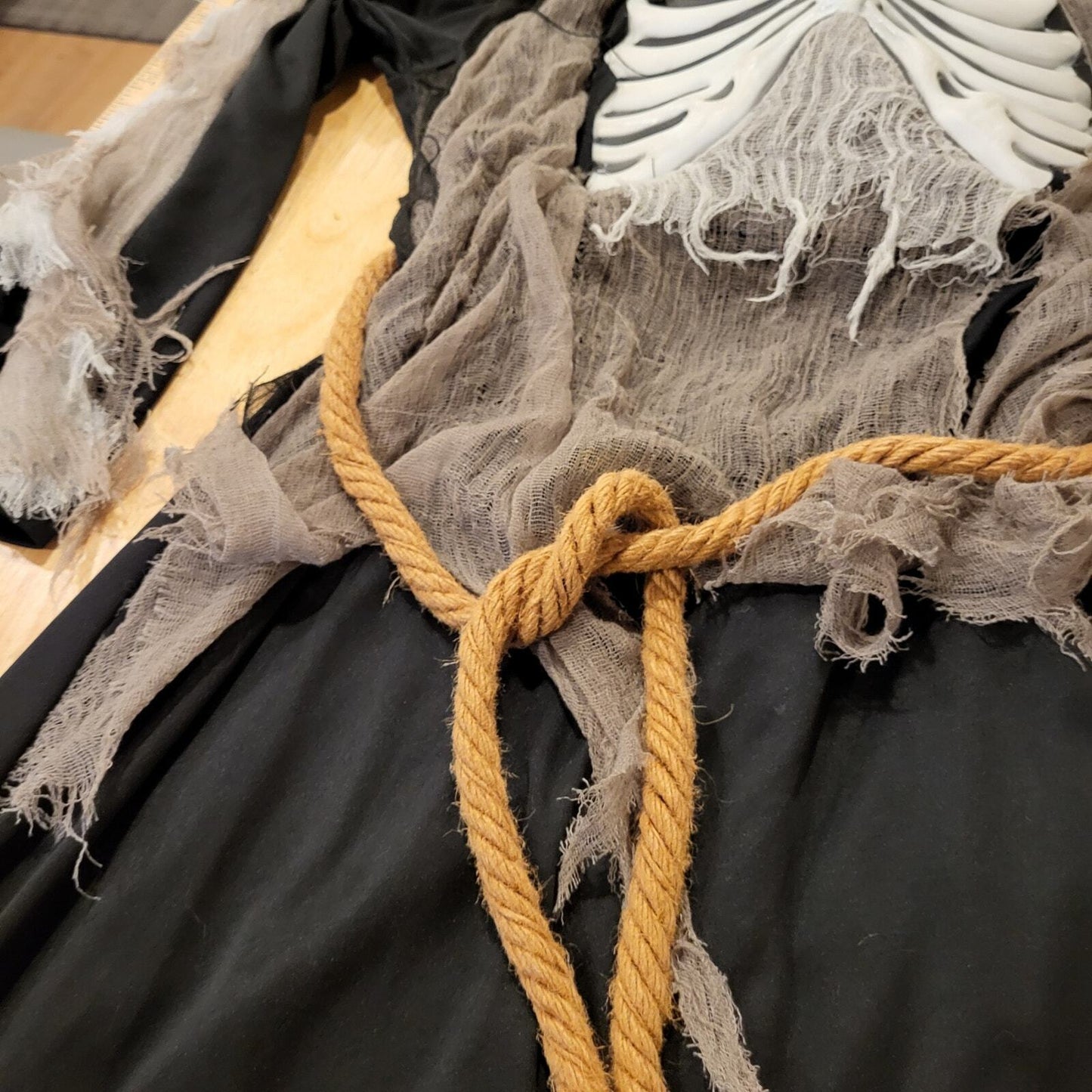 Halloween Costume Skeleton Ghost Long Black Robe Frayed Hem Scary M/10