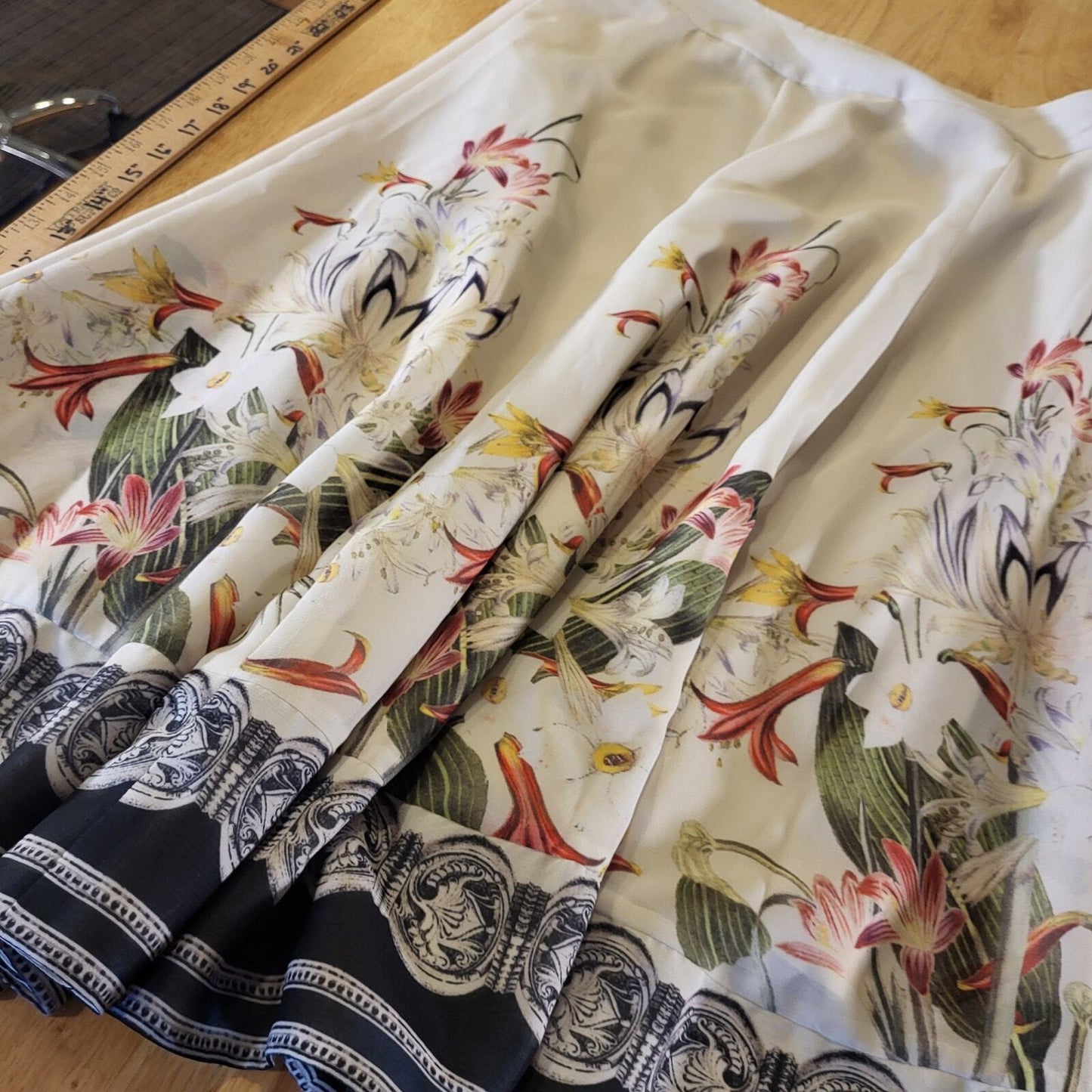Soft Surroundings Floral Print Cream Circle Skirt Petite Small