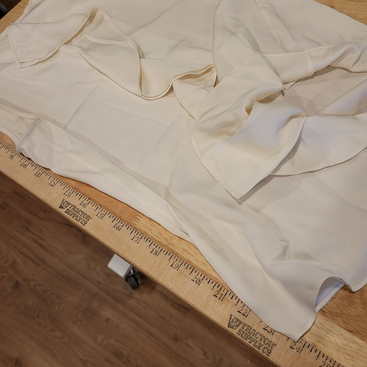 Theory 100% Silk Cream  Ruffle Sleeveless Blouse 