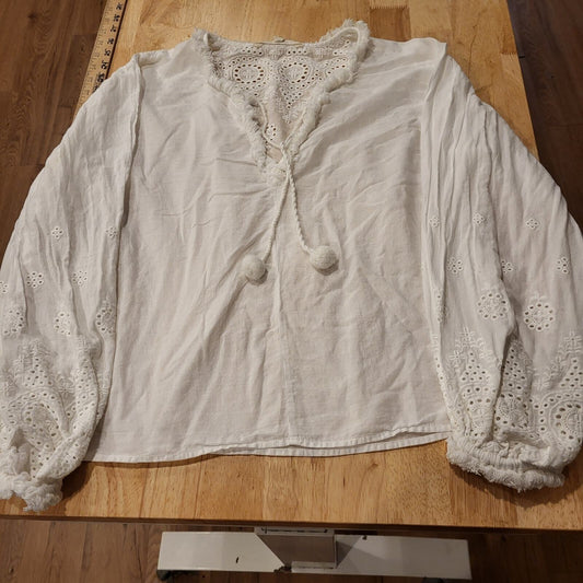 Vanilla Star Size Large Long Elastic Sleeve Eyelet Top V-Neck Cotton Pompom