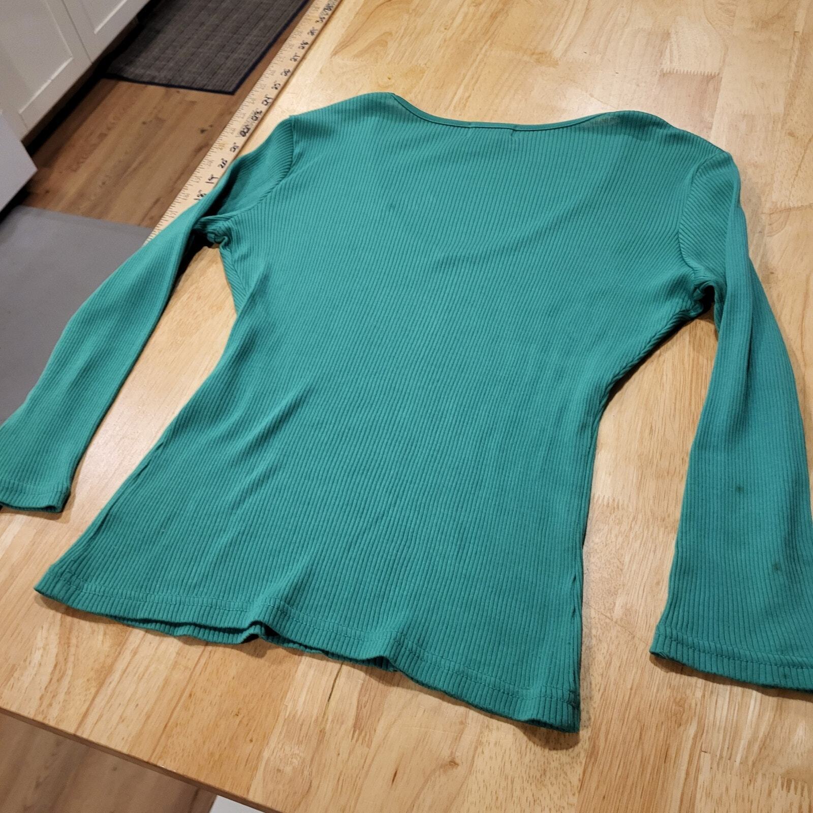 Lilly Pulitzer green long sleeve v-neck 100% cotton xsmall