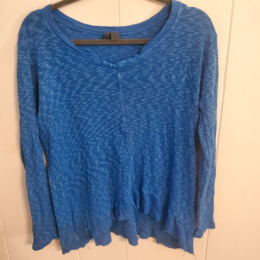 Anthropologie Left of Center Womens top XS Ruffle hem long sleeve Blue(see Hole)