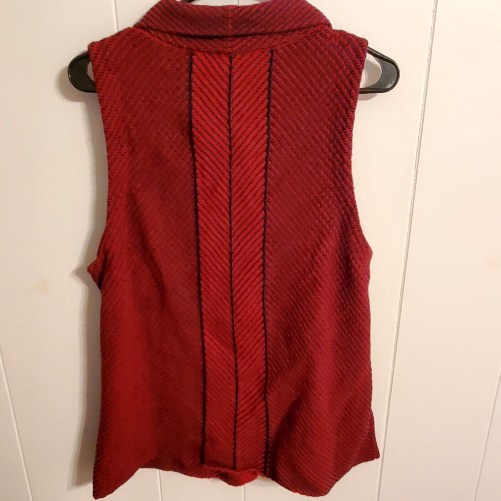 100%Cotton Habitat Clothes To Live In Button Front Chevron knit vest red black