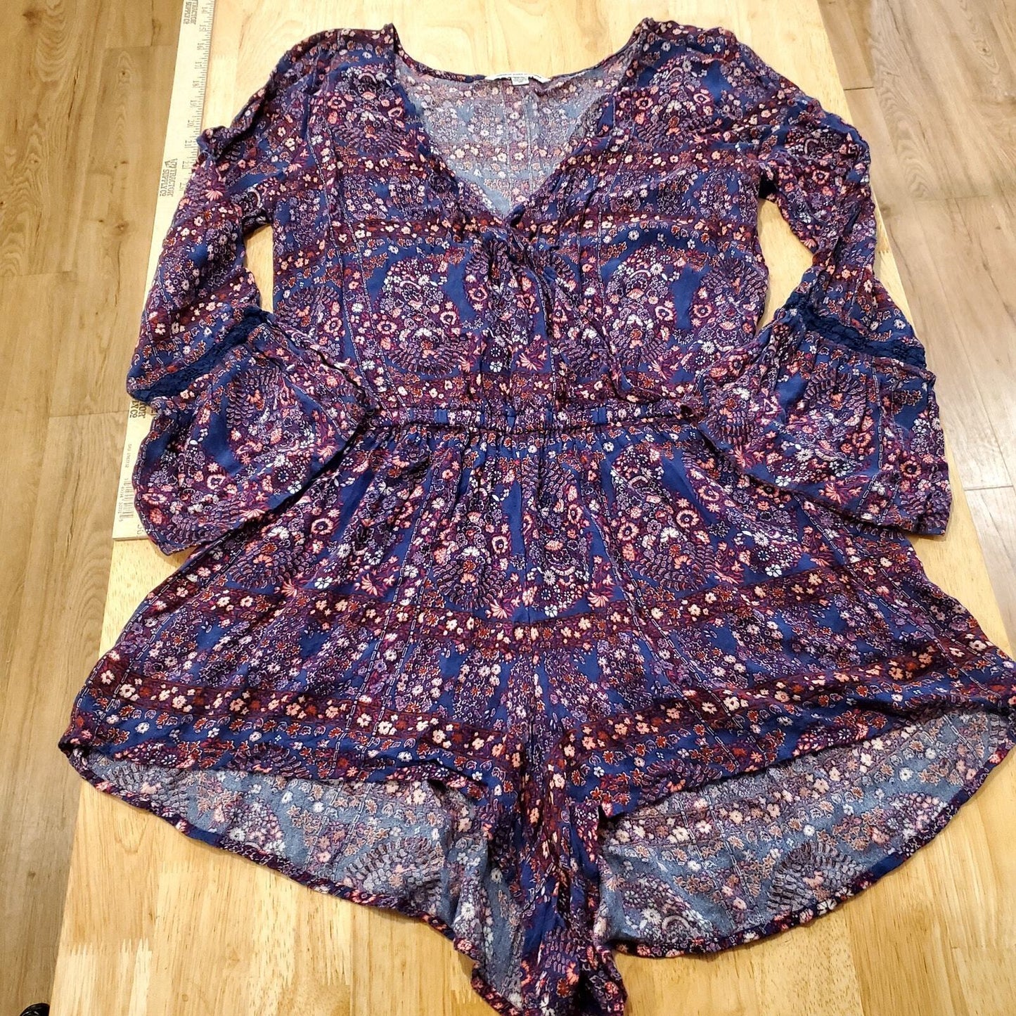 American Eagle Outfitters Purple Floral Long Bell Sleeve Romper Short Small 