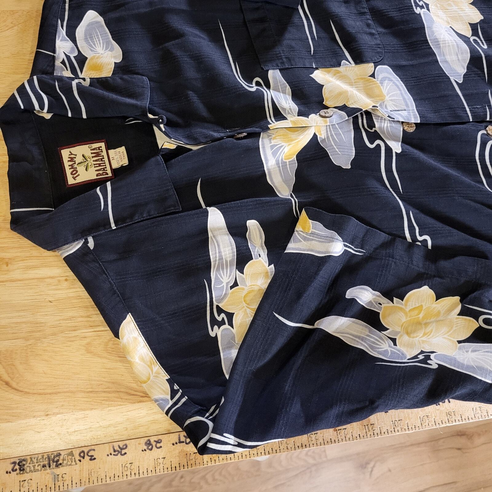 Vintage Tommy Bahama Silk Lotus Blue Floral Hawaiian Shirt Medium