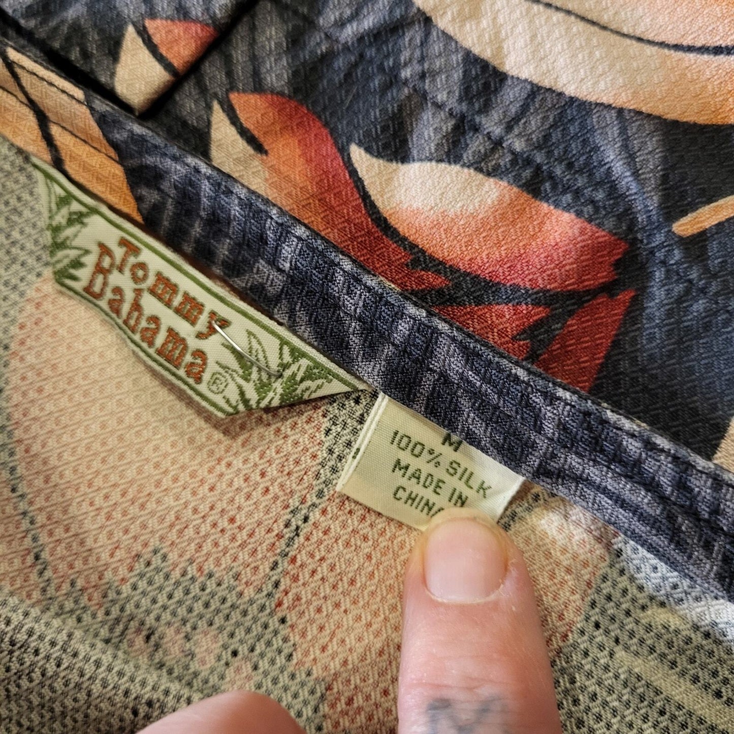 Tommy Bahama 100% silk Hawaiian pink charcoal Floral tie straight collard set