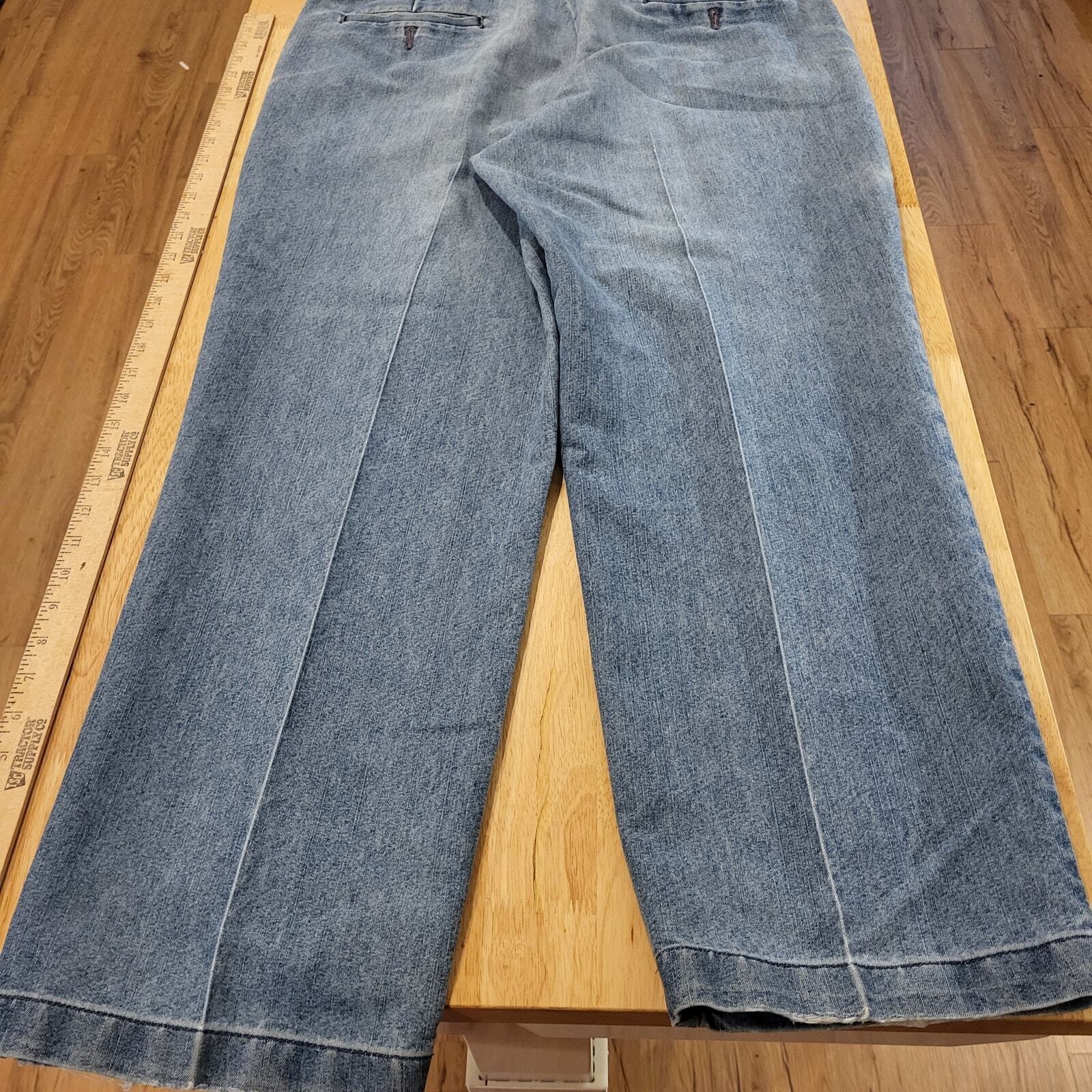Perfectly Worn Haggar Classic Fit Comfort Waist Jeans 36X30 Cotton Blend
