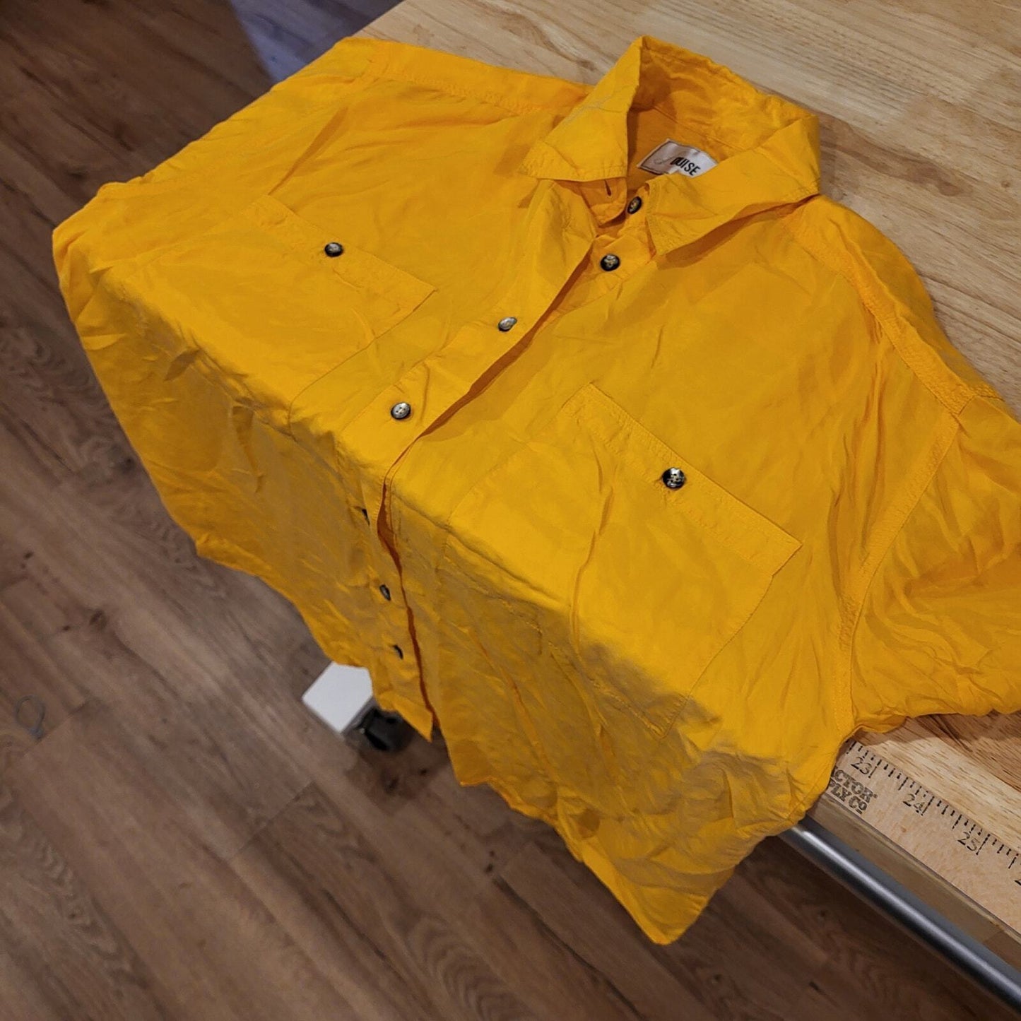 Vintage 100% Silk Yellow Button Down Collared Shirt Small 22" pit to pit. 