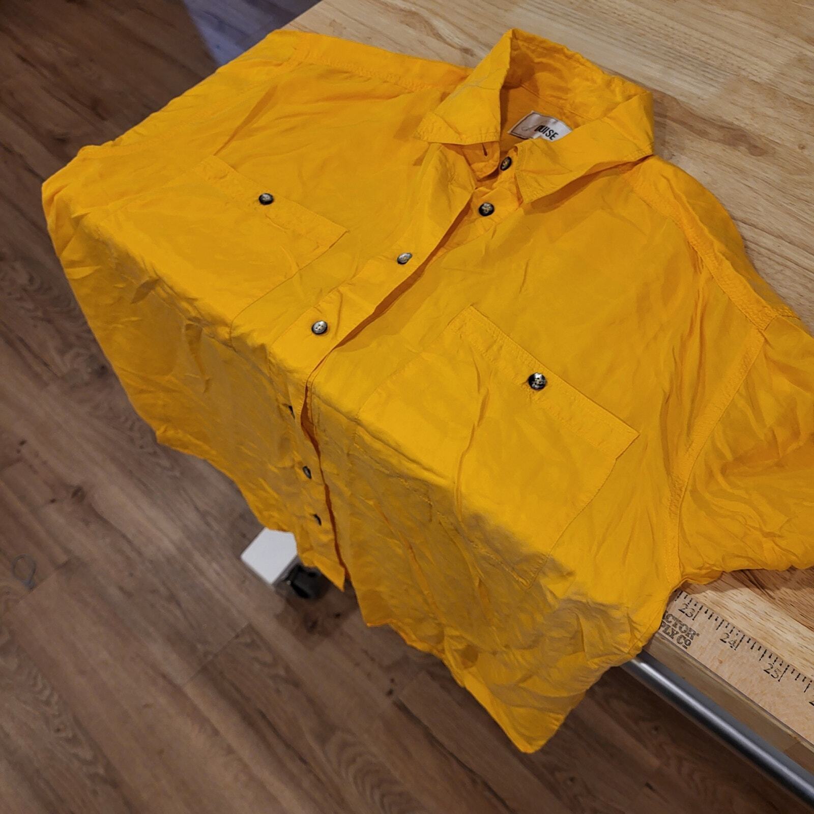 Vintage 100% Silk Yellow Button Down Collared Shirt Small 22" pit to pit. 