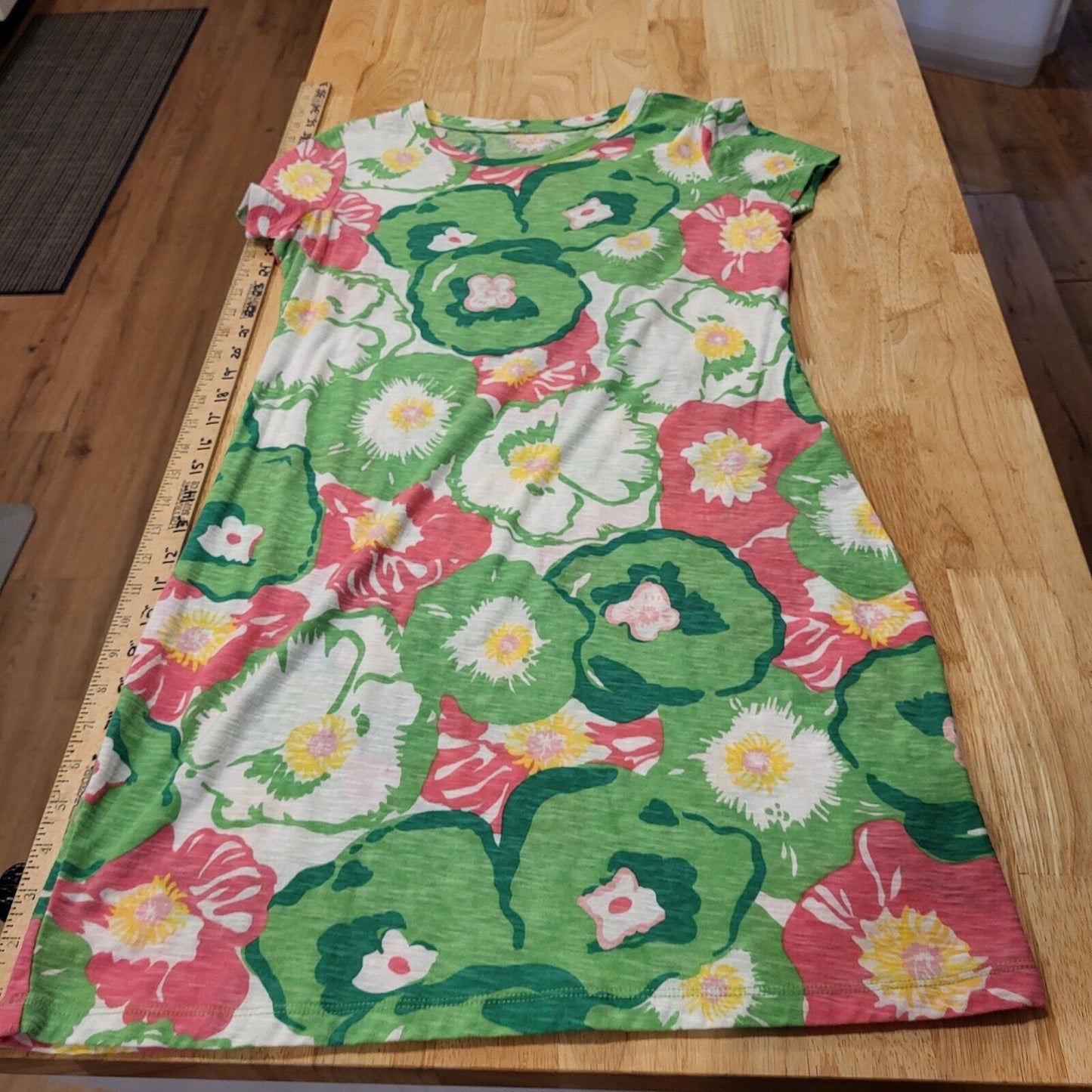 Lilly Pulitzer Floral Pink & Green T-shirt Dress Small Jersey 18" P2P