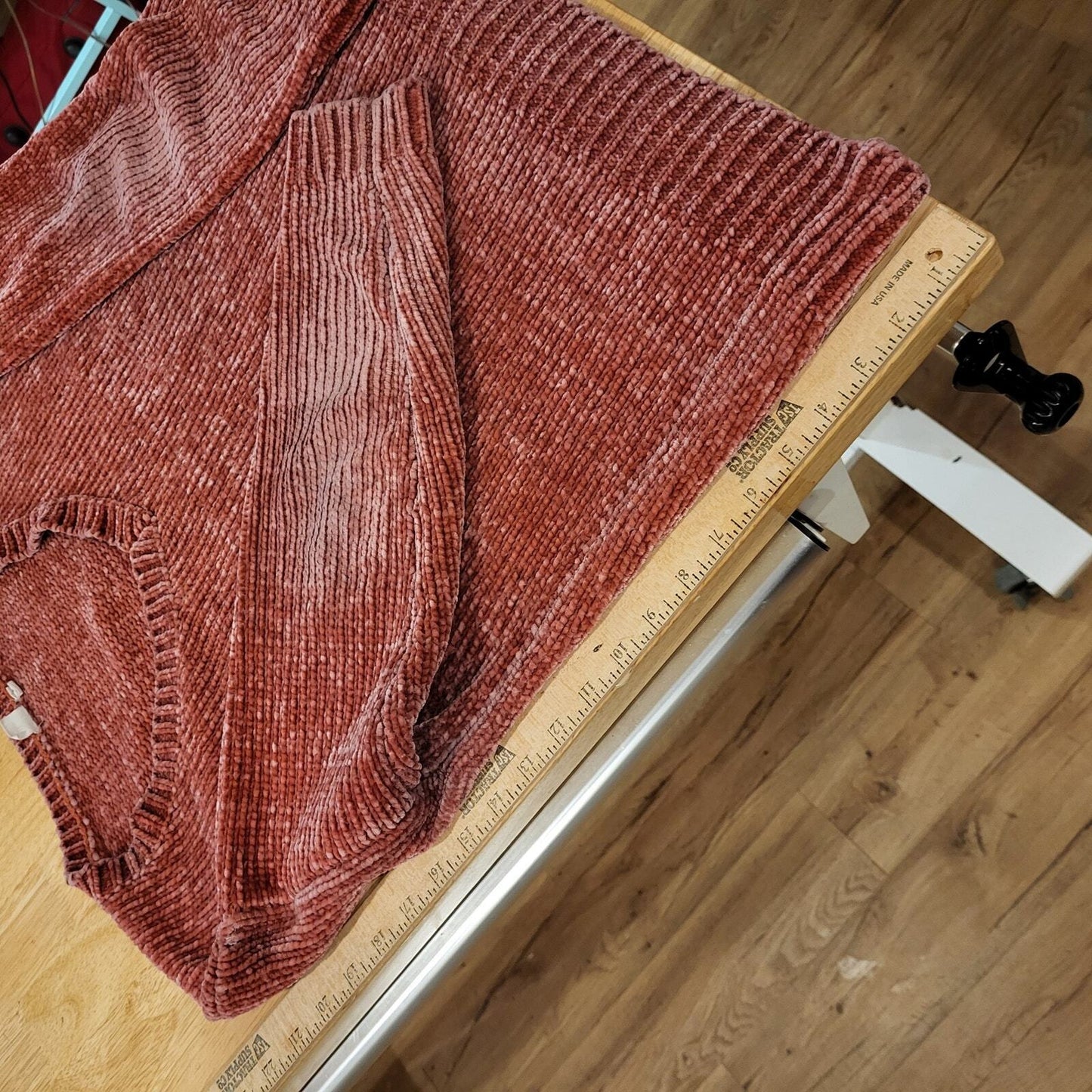 Dusty Rose Gap pink chenille sweater gently worn elbows size medium