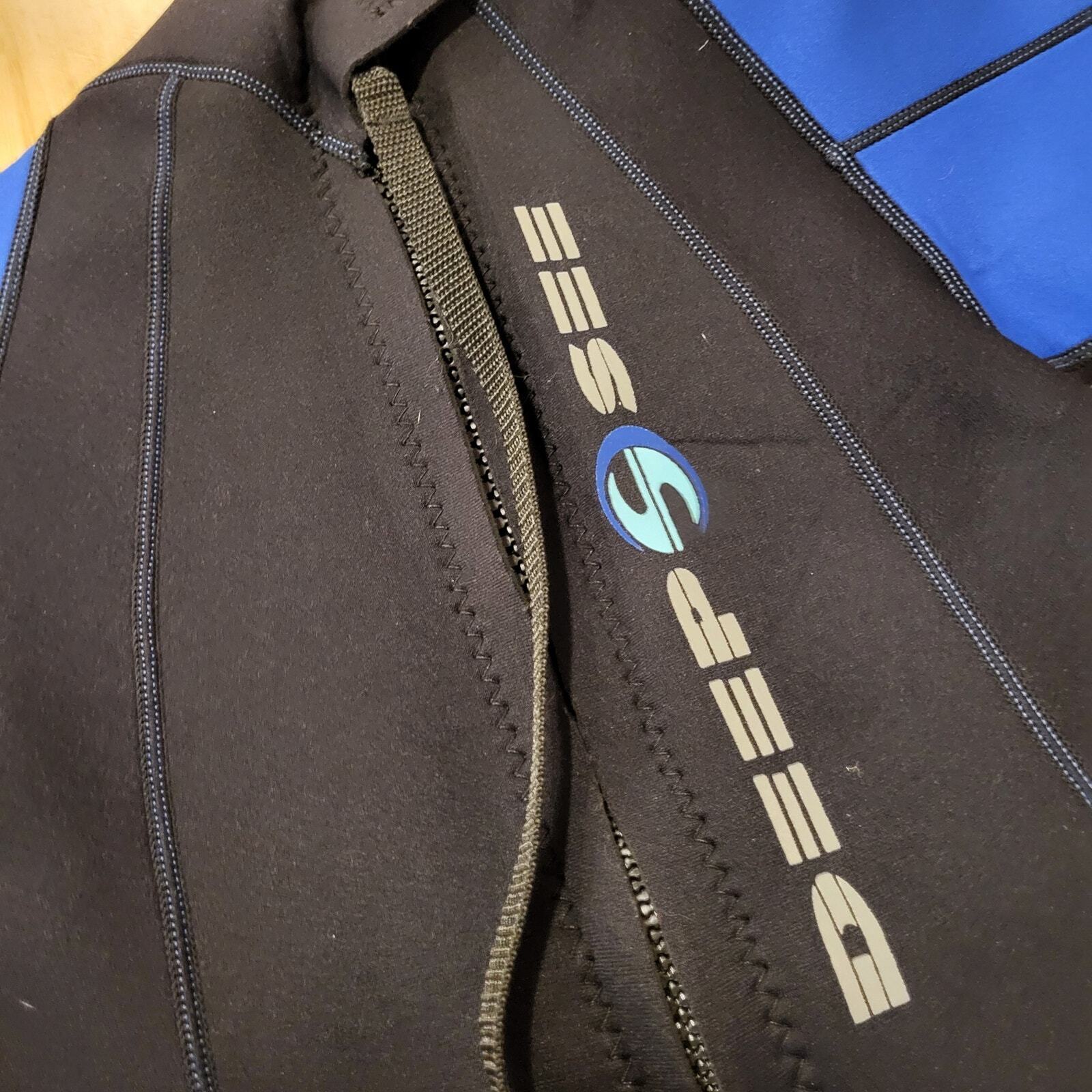 Childs Deep Sea Blue & Black Short Wet Suit 12" Pit 2 Pit 24" Shoulder to Hem