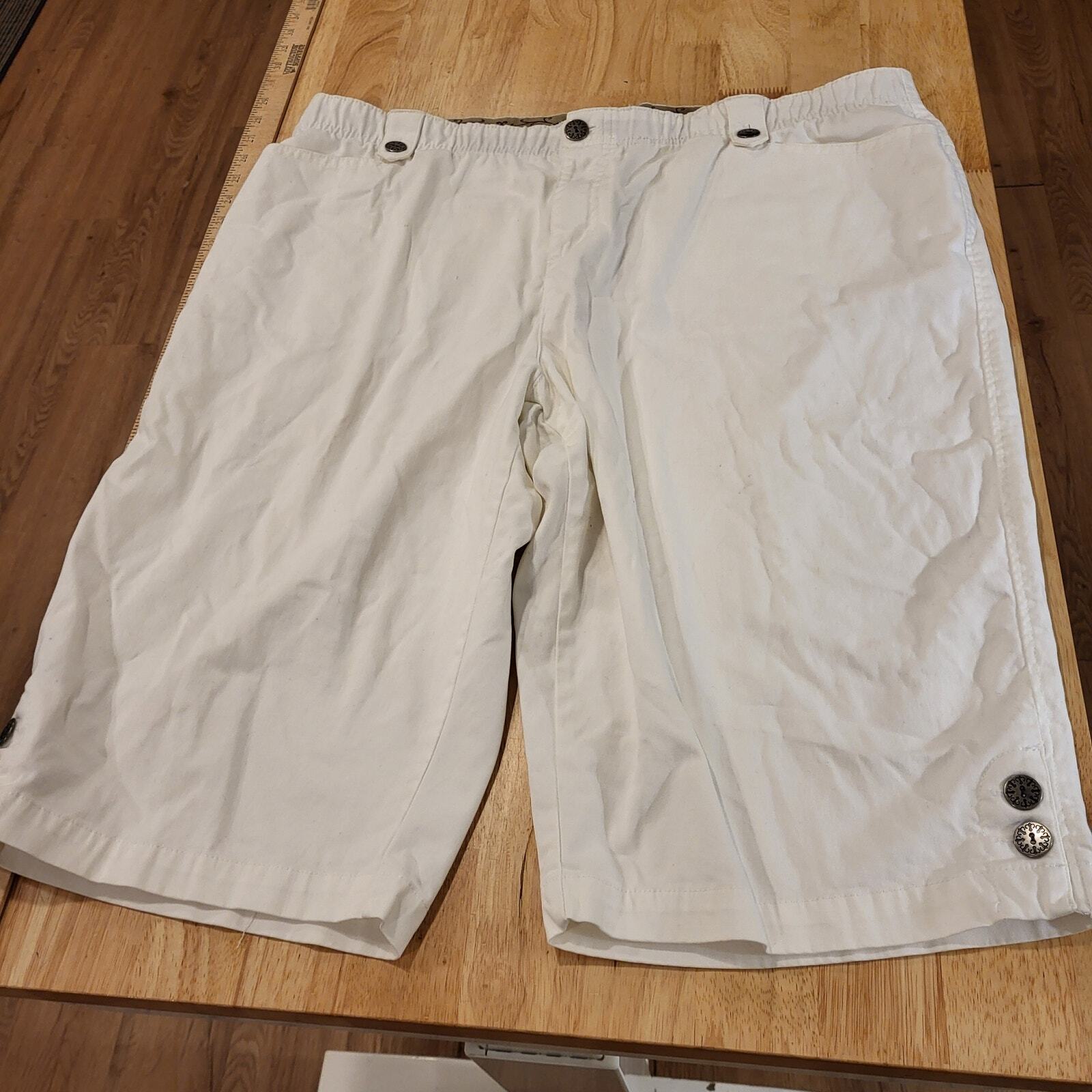 C. J. Banks Comfort Waist 20W White Bermuda Shorts Long 25" Length 40" Waist