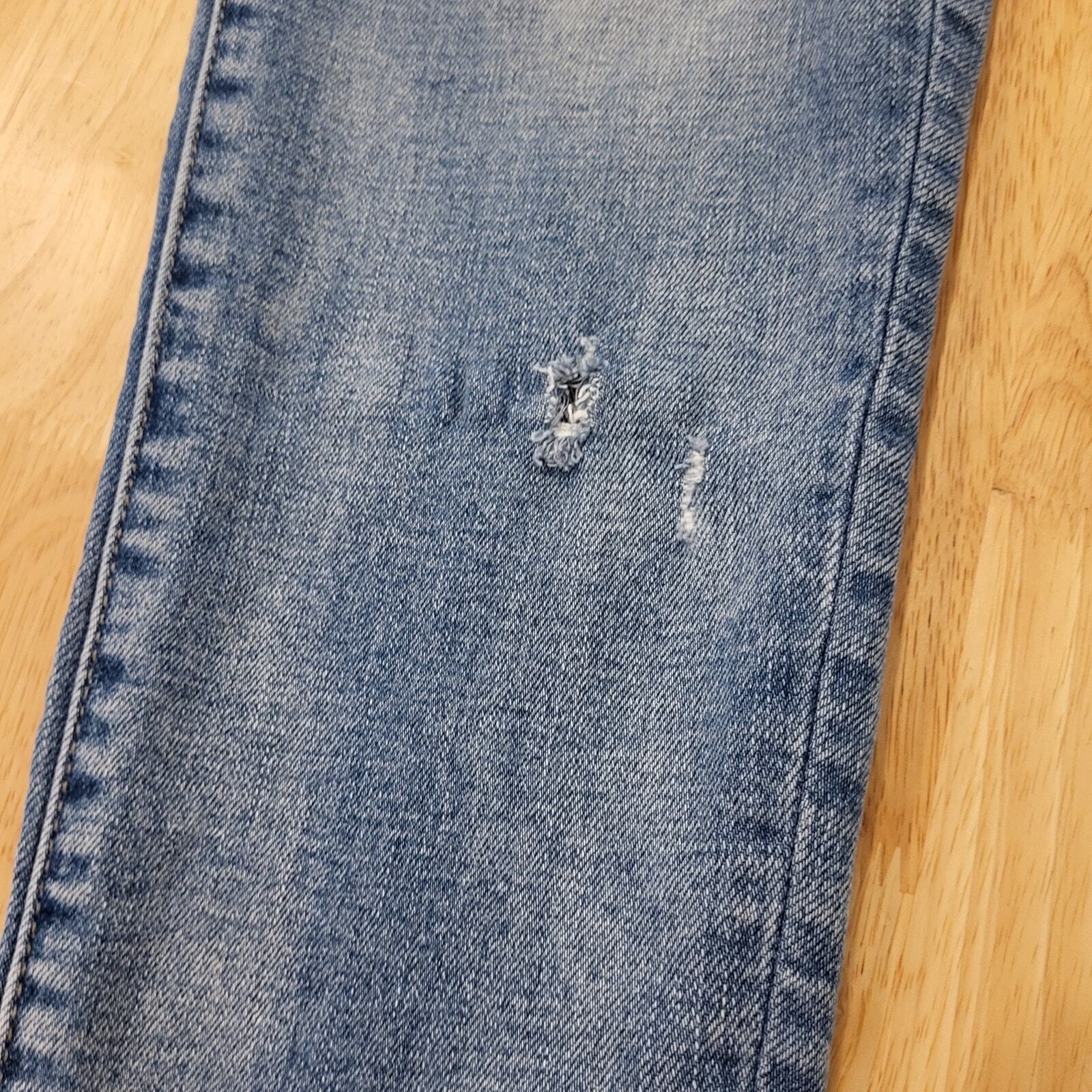 American Eagle Super Stretch Size 12 Straight Leg Distressed Medium Wash