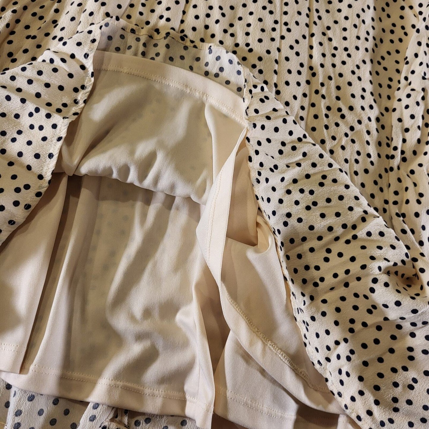 Flutter Sleeve Open Back Black & White Polka Dot Silk Rayon Blend XS 16" P2P