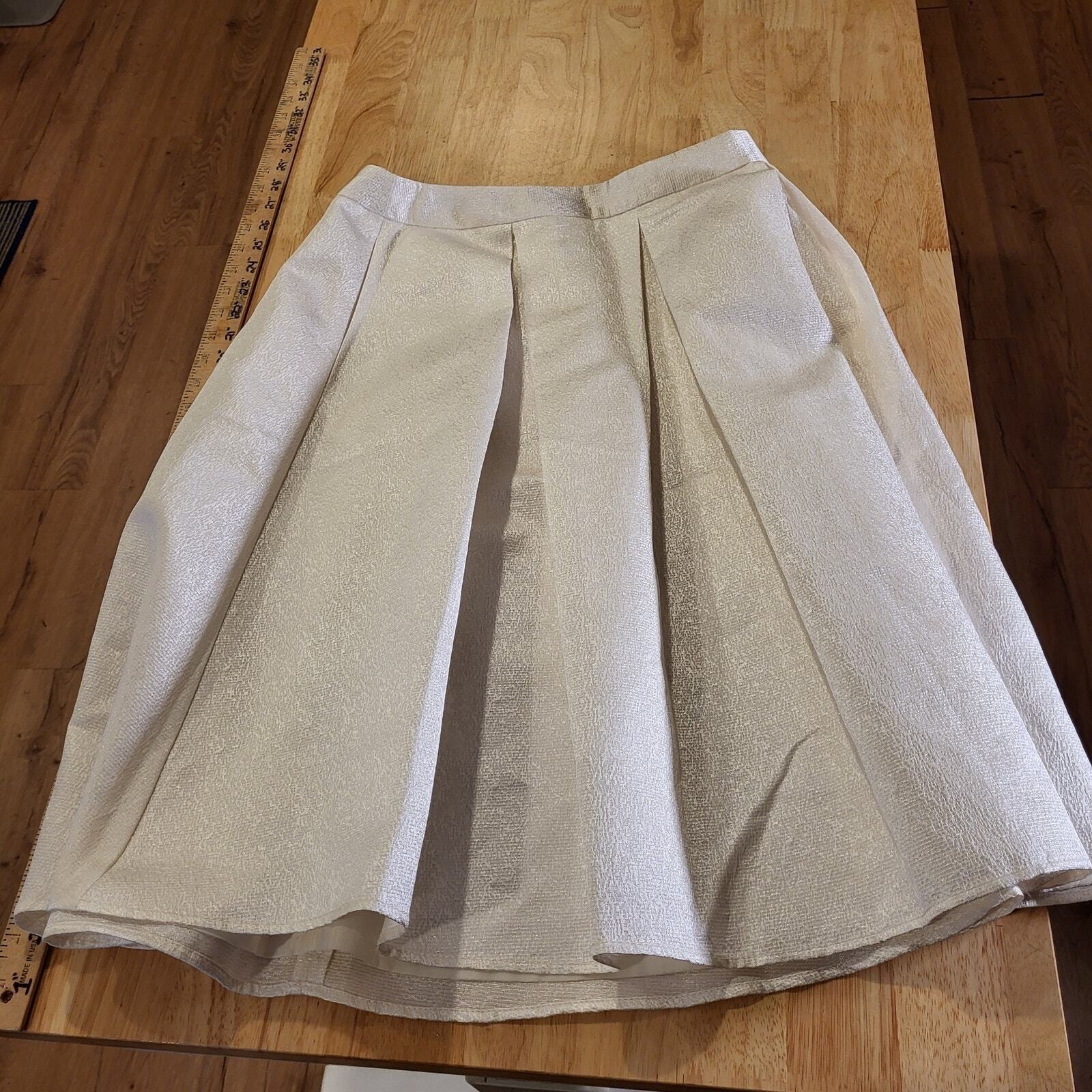 Express size 8 circle skirt White Invisible Zipper Lined 28" Waist 25" Long 