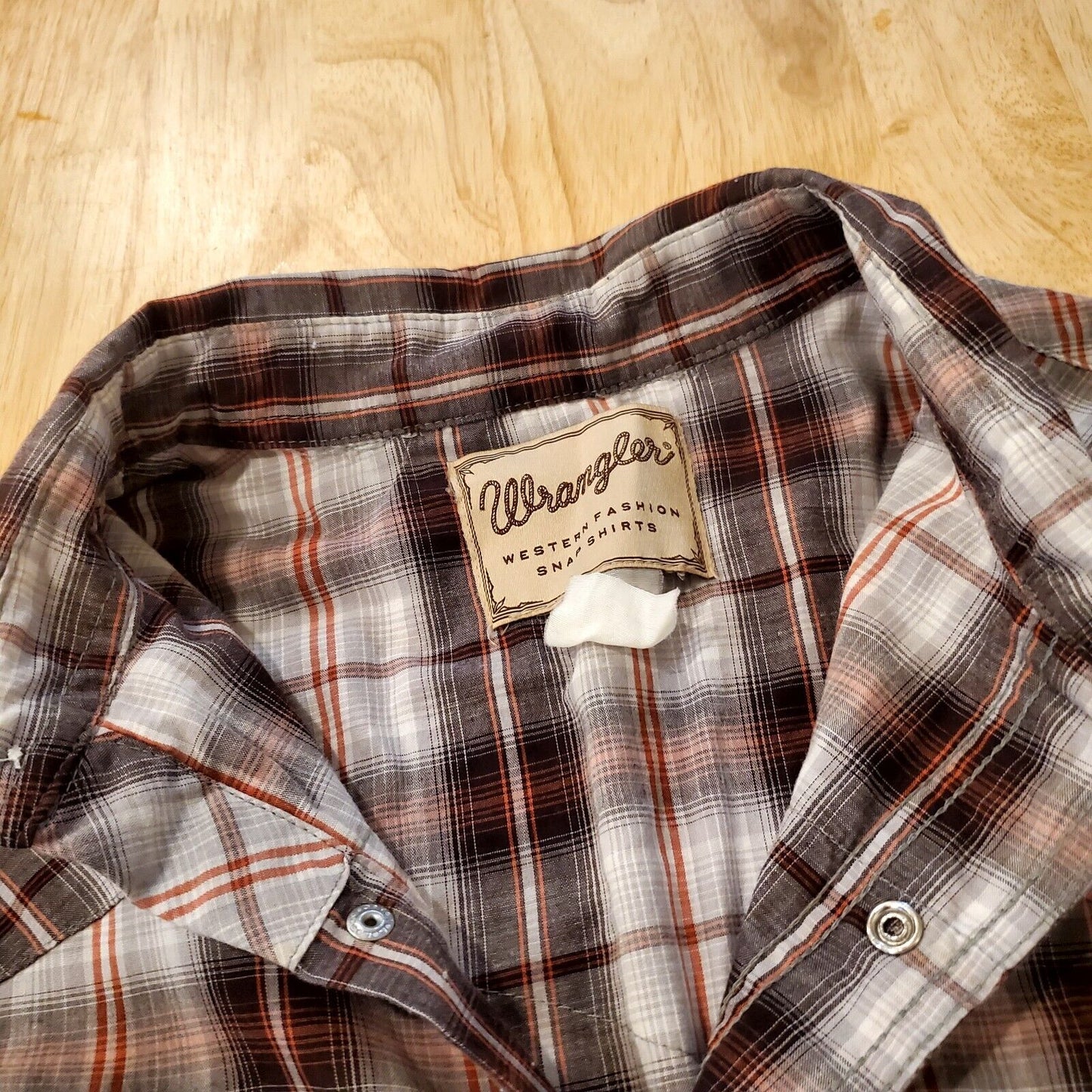 Vintage Wrangler Pearl Snap Medium Long Sleeve Button Down Brown Plaid  26" P2P