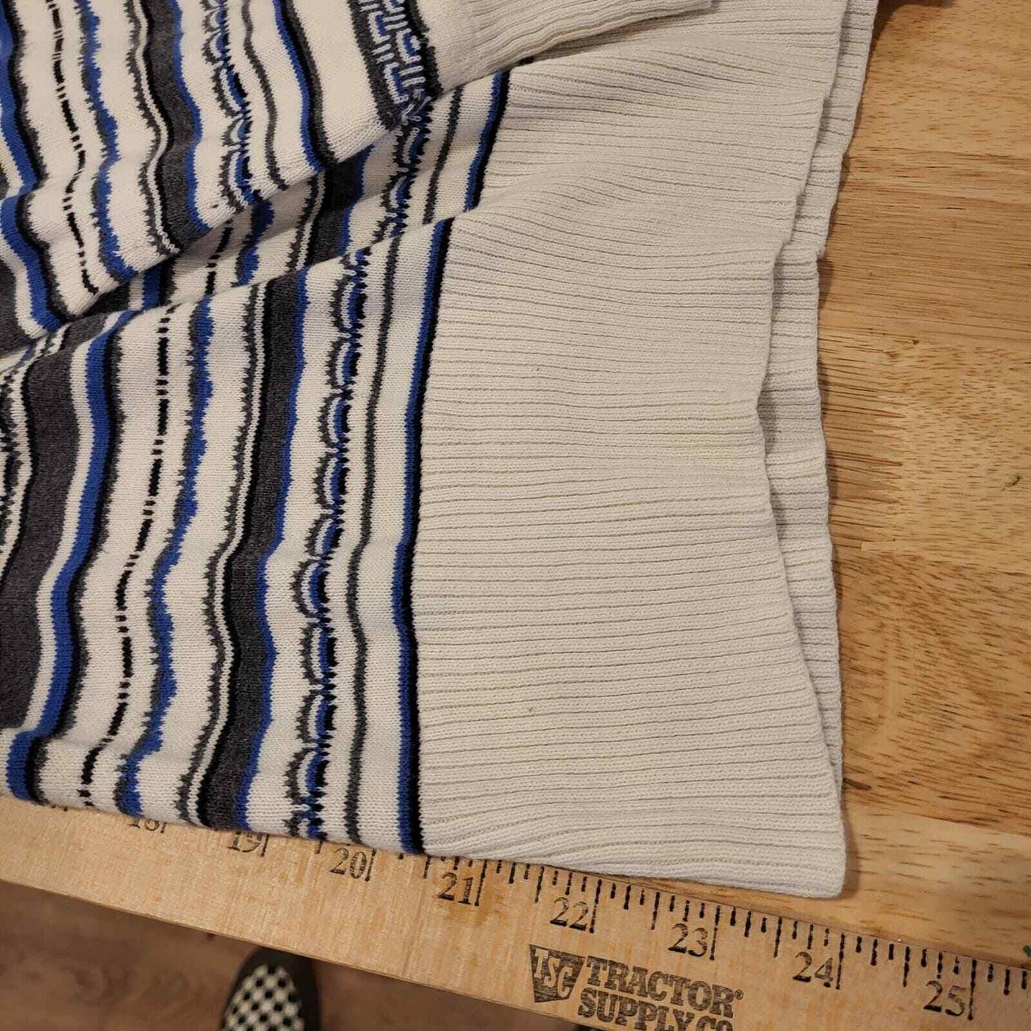 100% Cotton Izod Blue Geometric Japanese Wave Turtleneck Sweater Large