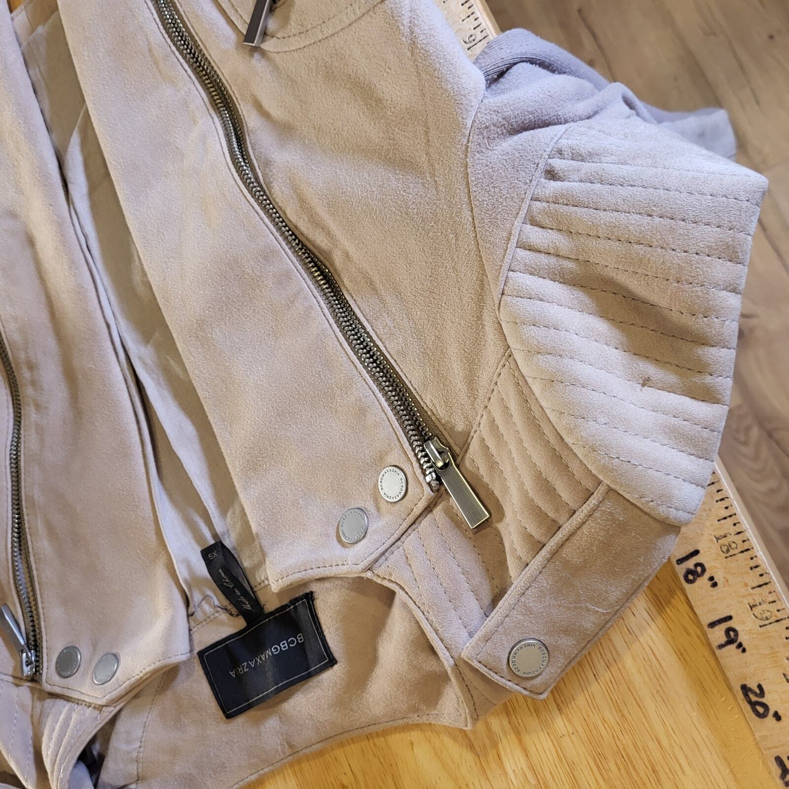 BCBGMAZAZRIA xs Cream Beige Suede Moto Jacket 100% Goat Leather