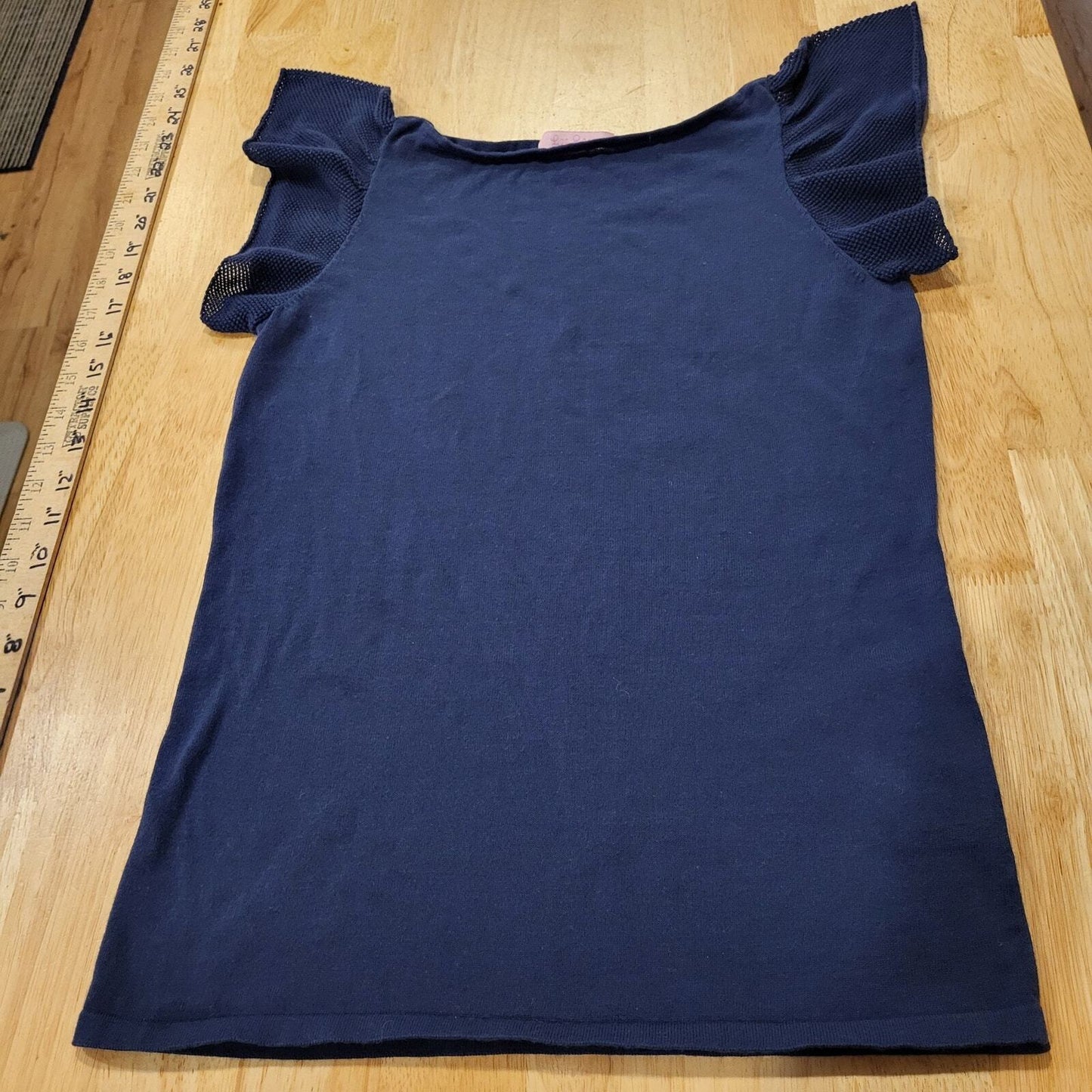Lilly Pulitzer Jersey Ruffle Sleeve T-shirt 100% Cotton XS (see photo for stain)