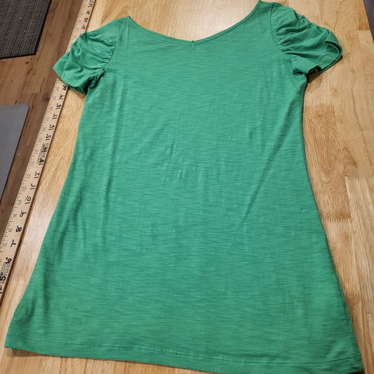 Lilly Pulitzer Green 100% Pima Cotton gathered Shoulder T-Shirt small