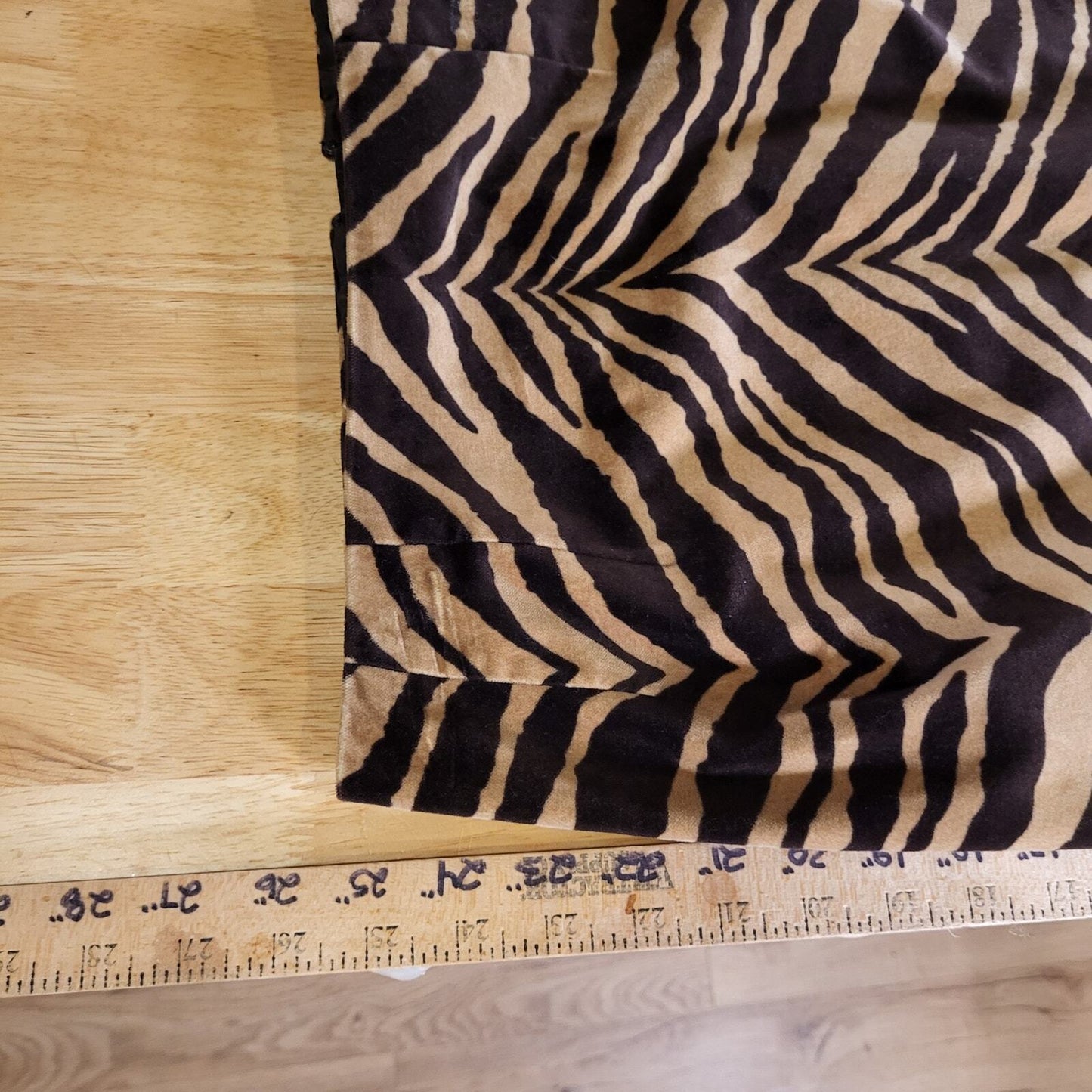 Talbots Zebra Print Microsuede Pencil Skirt Back Slit 30" Waist Stretch Size 6