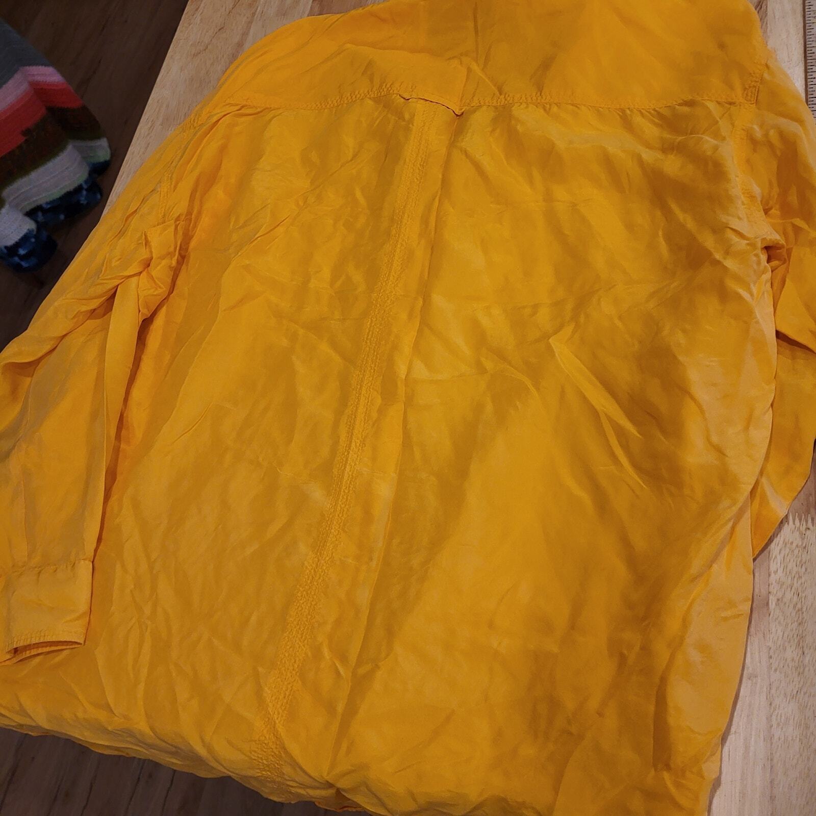 Vintage 100% Silk Yellow Button Down Collared Shirt Small 22" pit to pit. 