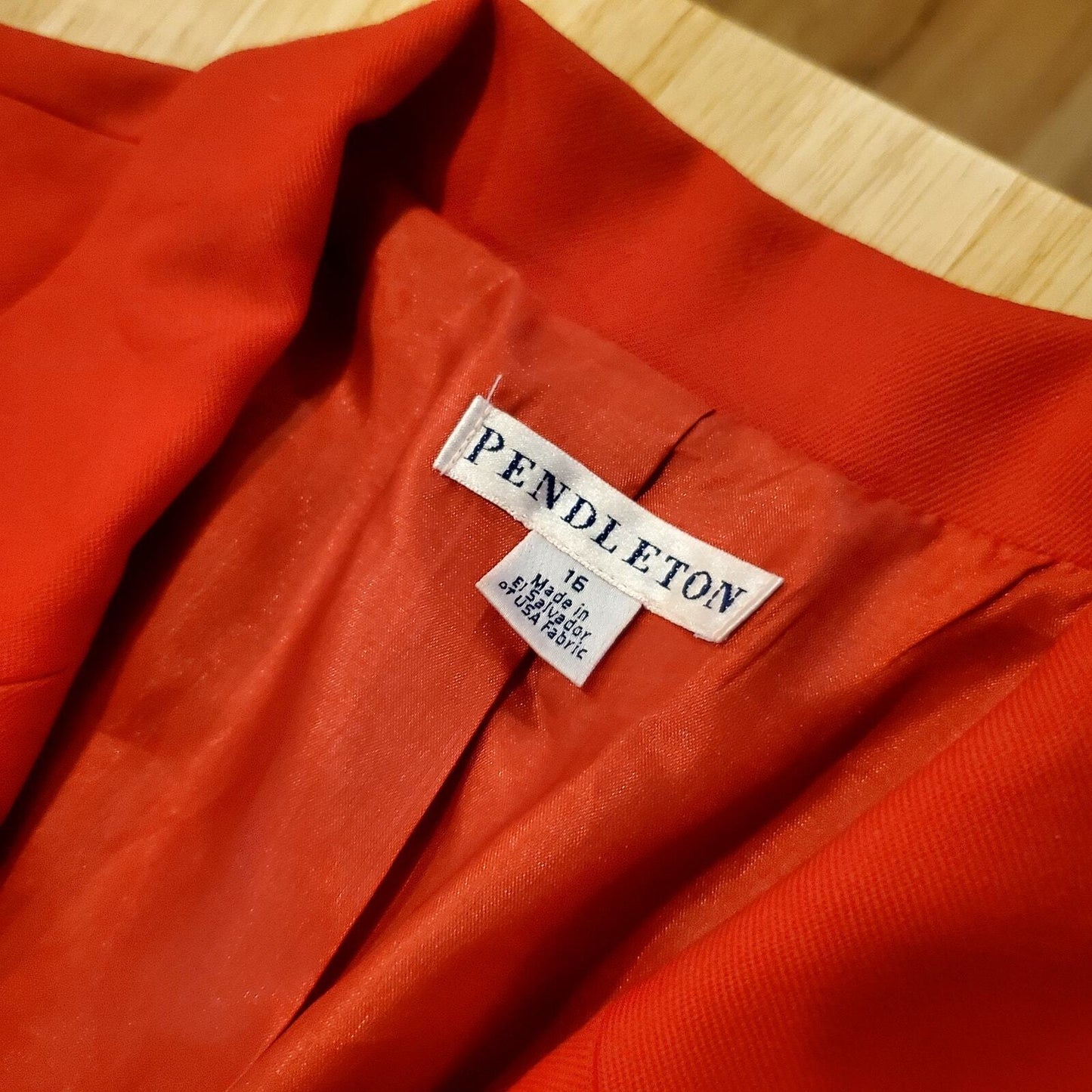 Pendleton VINTAGE  100% Virgin Wool  Red Blazer Size 16 22" Pit 2 Pit Pockets 
