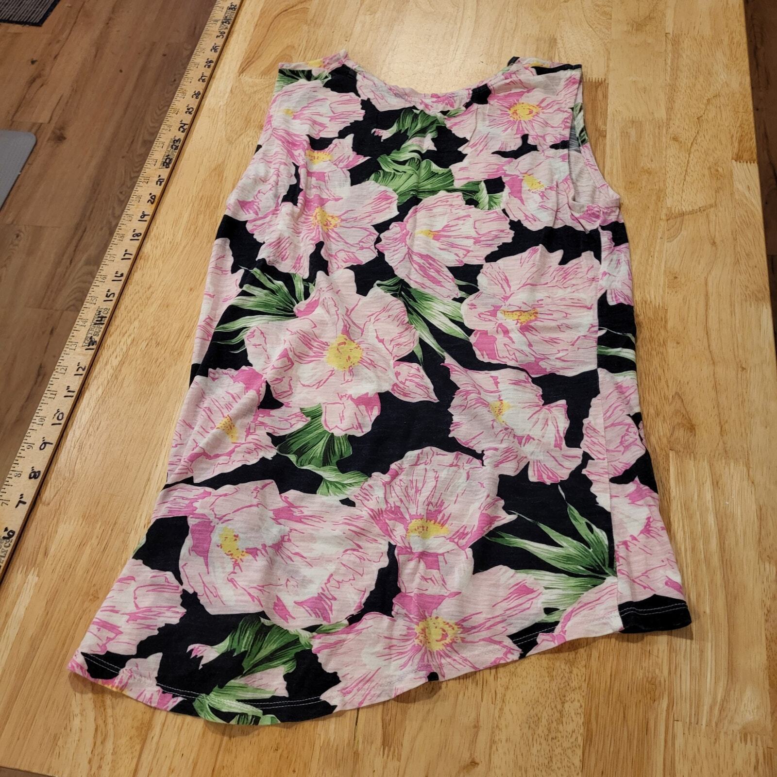 Floral French Connection pink & black T-shirt small 16"  pit to pit 23" long