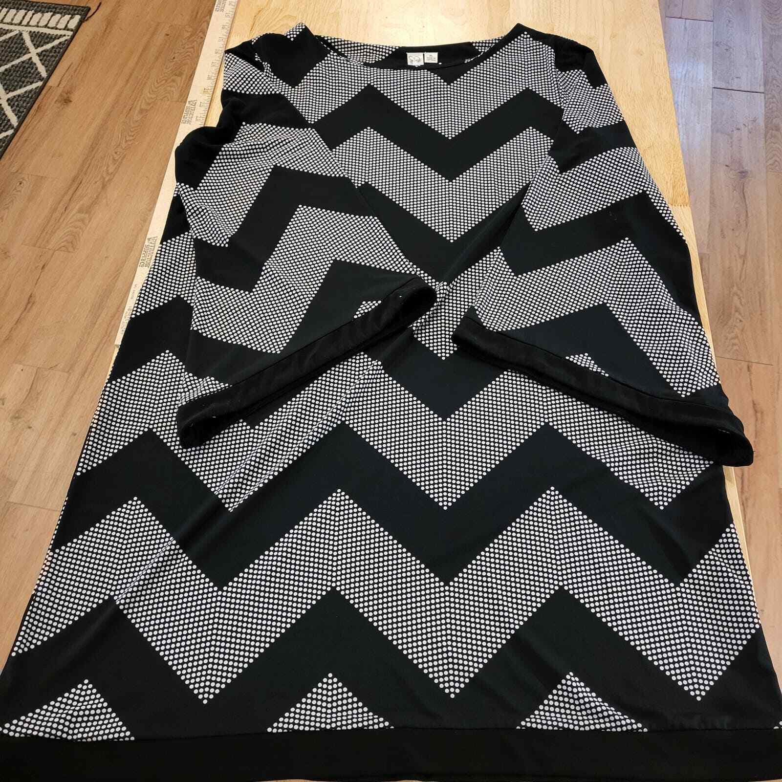 Black & White Chevron Print Wide Sleeve A-line XL