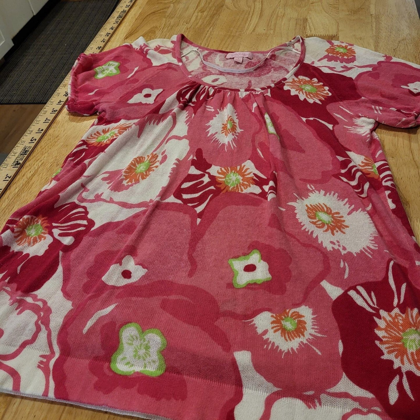 Lilly Pulitzer Pink Cherry Begonia Print Knit Top Soft Short Sleeve 19" P2P