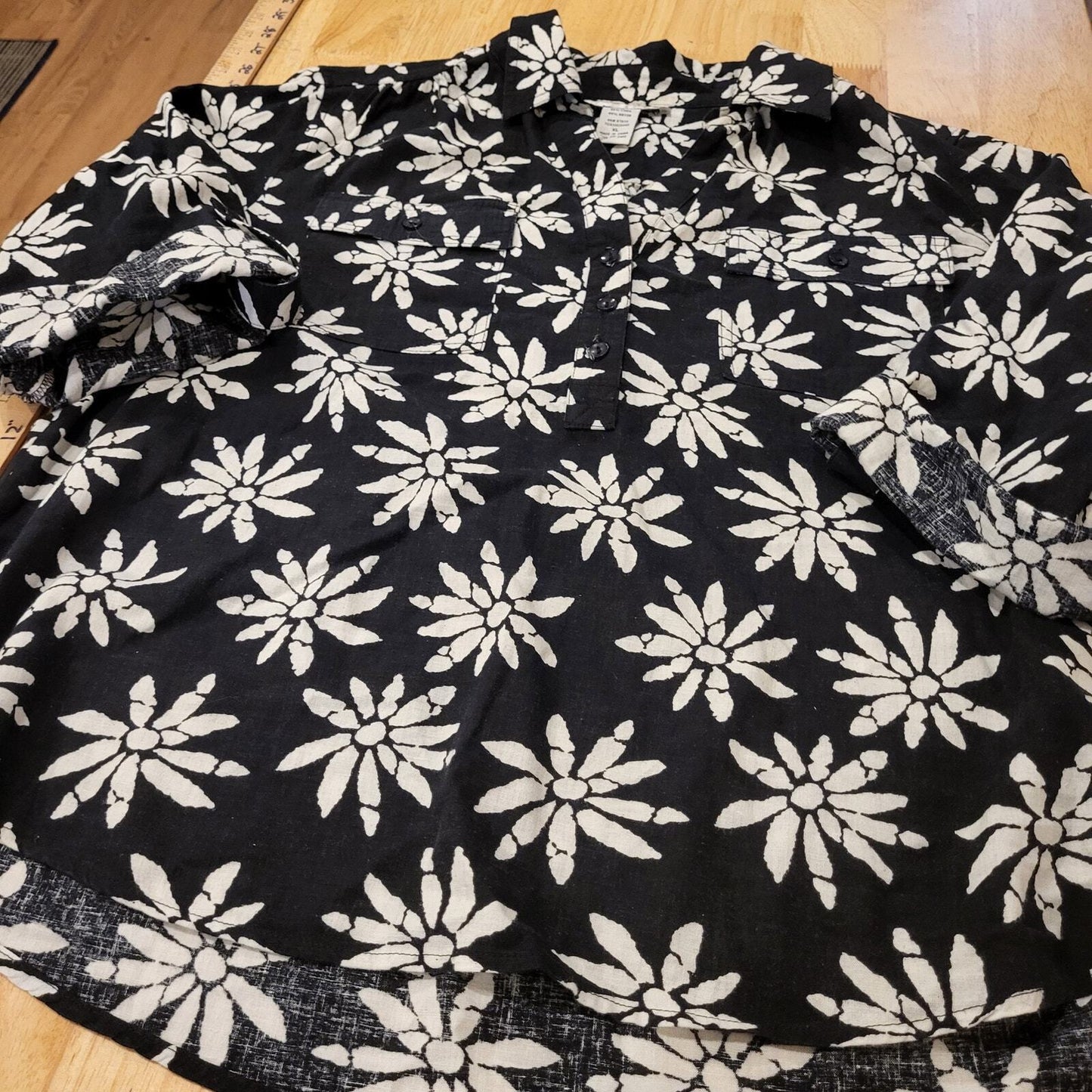 Cathy Daniels Linen Blend Black Short Sleeve Daisy Print Button Front XL