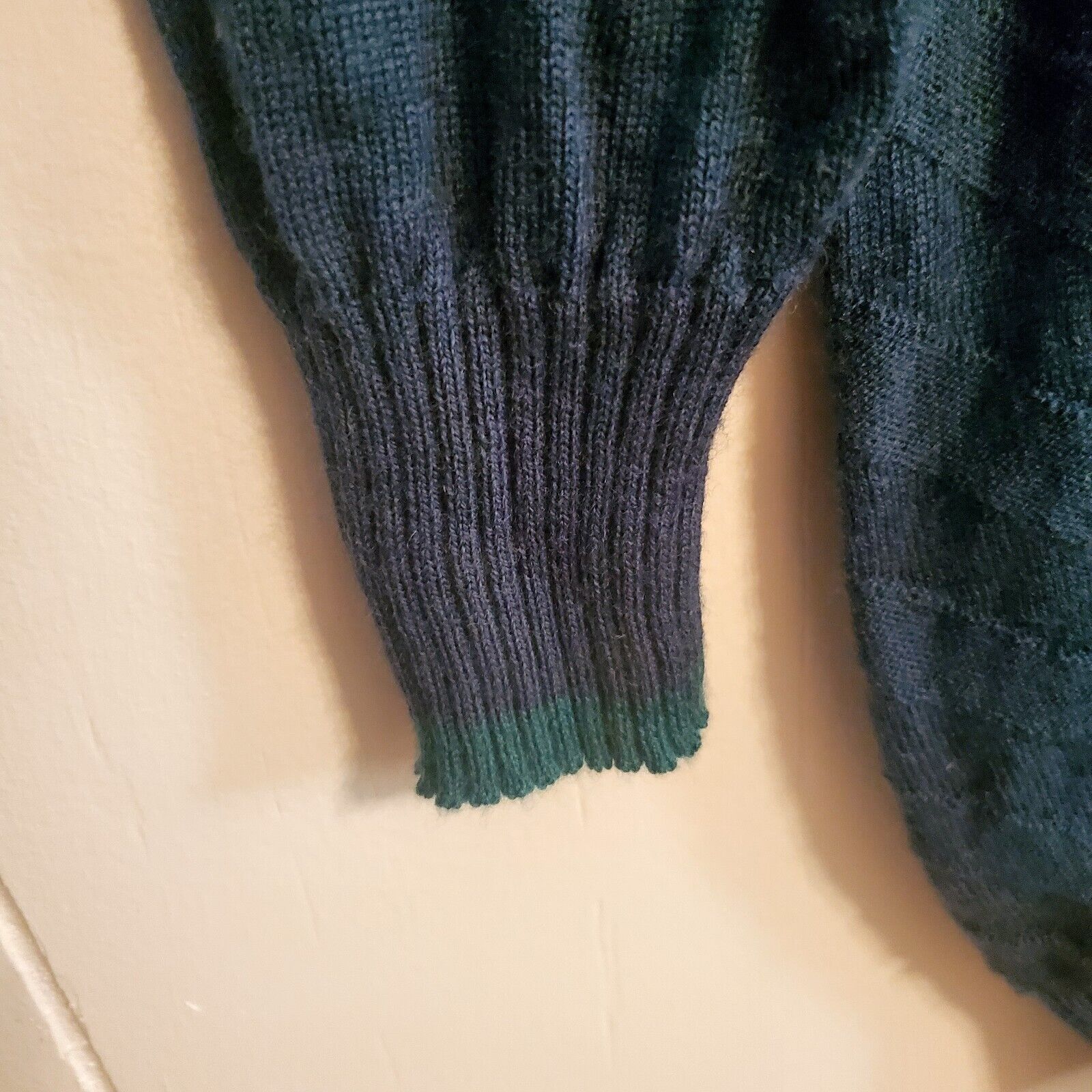 Two Danes Sweater Blue Striped Chevron Long Sleeve V Neck Pullover Size