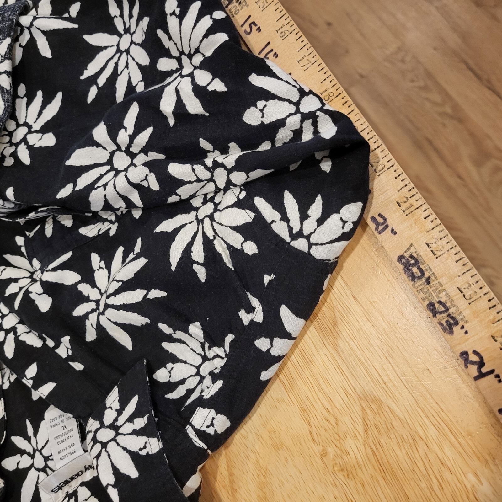 Cathy Daniels Linen Blend Black Short Sleeve Daisy Print Button Front XL