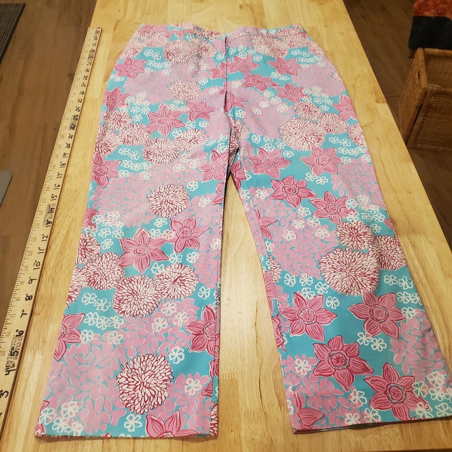 Lilly Pulitzer Pink & Blue Floral Print Woman's Size 6 Pants 32" Waist