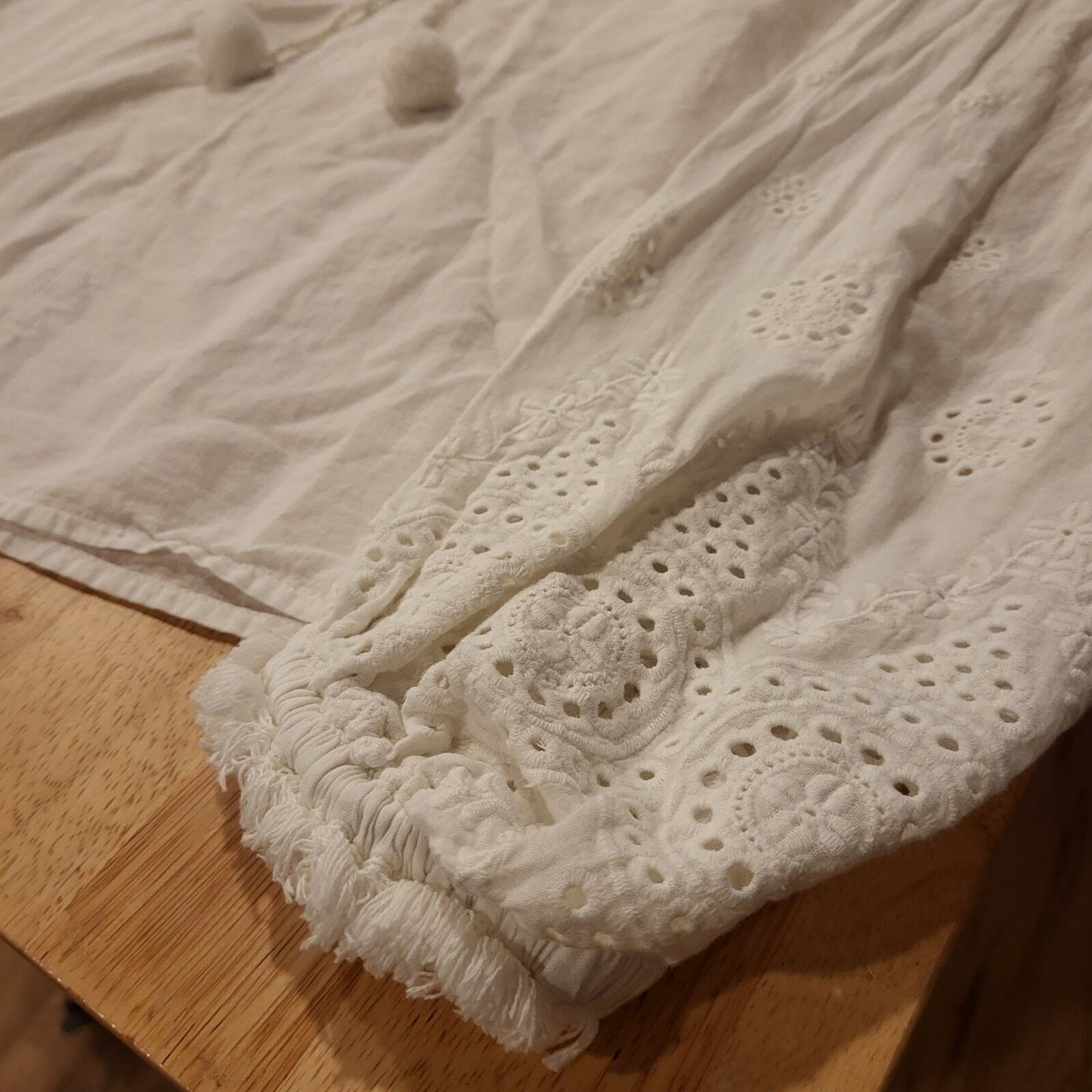 Vanilla Star Size Large Long Elastic Sleeve Eyelet Top V-Neck Cotton Pompom