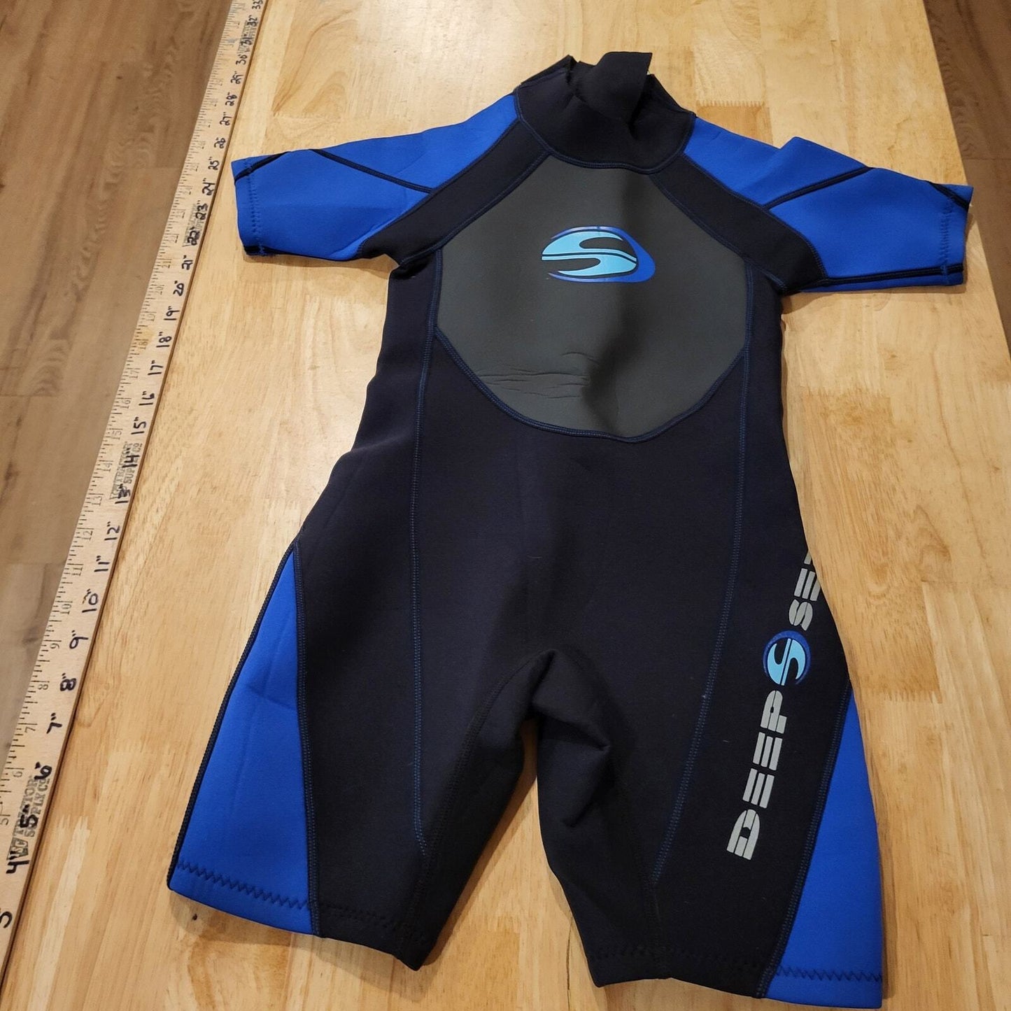 Childs Deep Sea Blue & Black Short Wet Suit 12" Pit 2 Pit 24" Shoulder to Hem