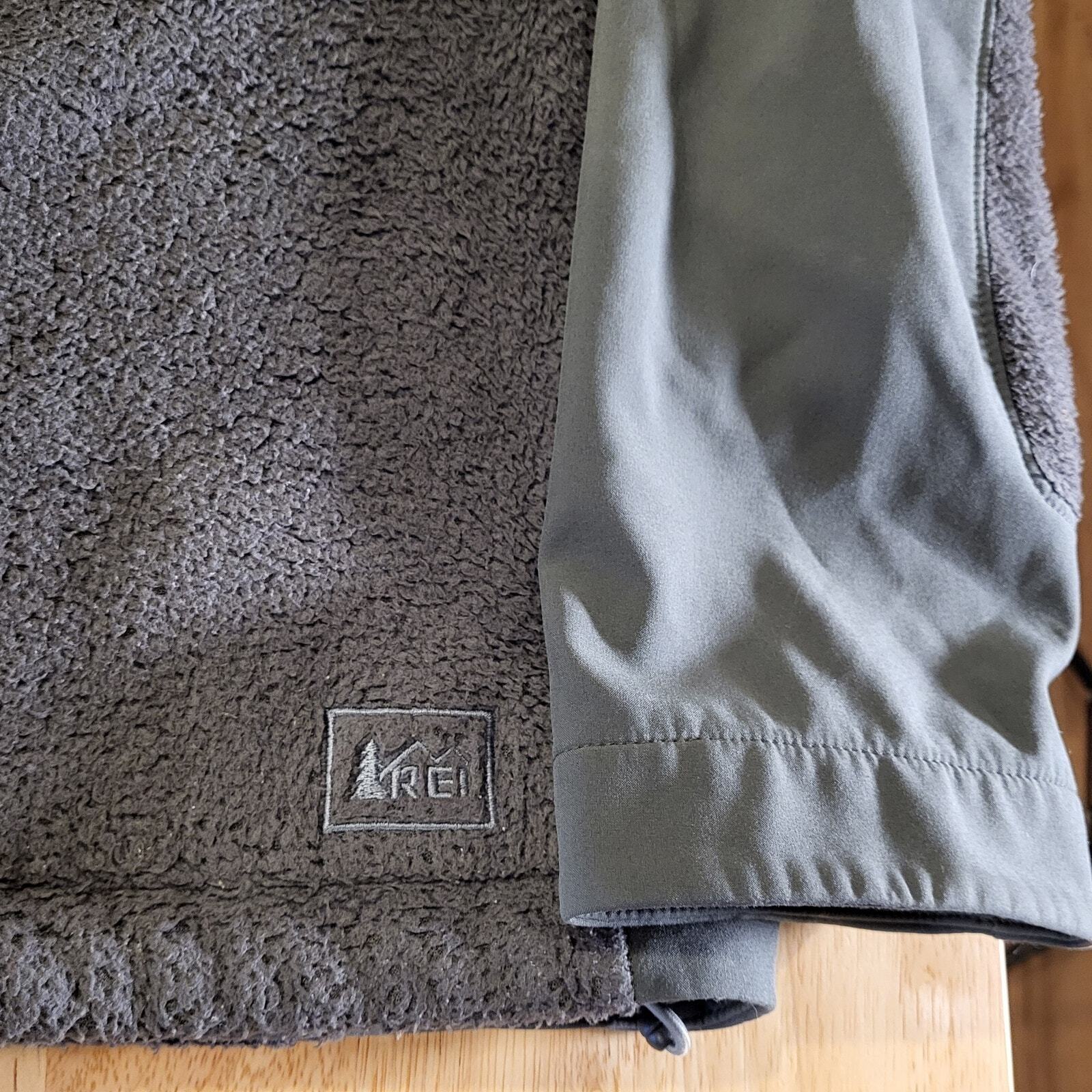 REI Gray Fleece Full Zip Nylon Sleeve Jacket Pockets Medium Toggle 22" P2P 25" L
