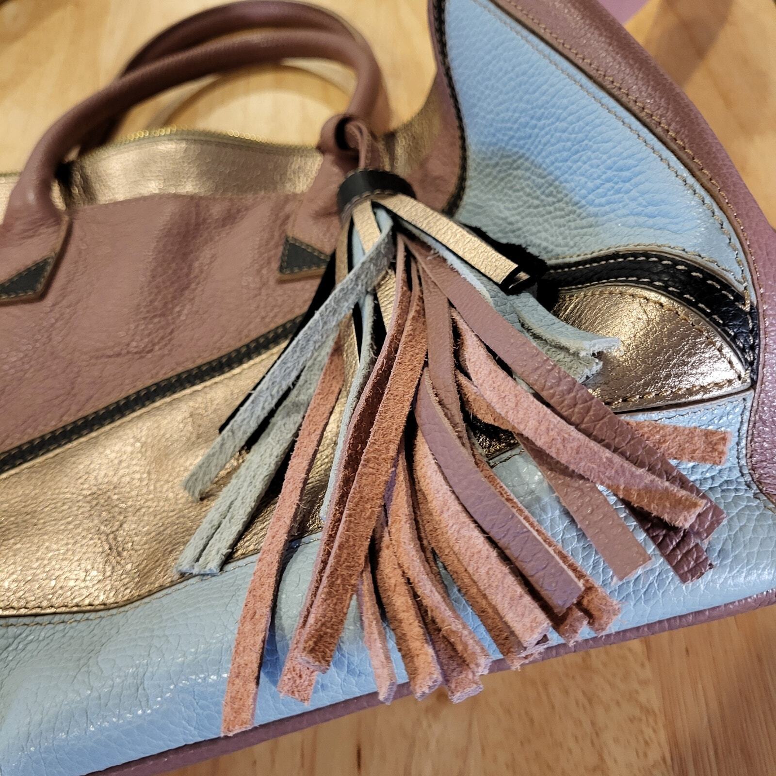 New! Vittoria Napoli Made in Italy Genuine Leather Pastel Metallic Shoulder 