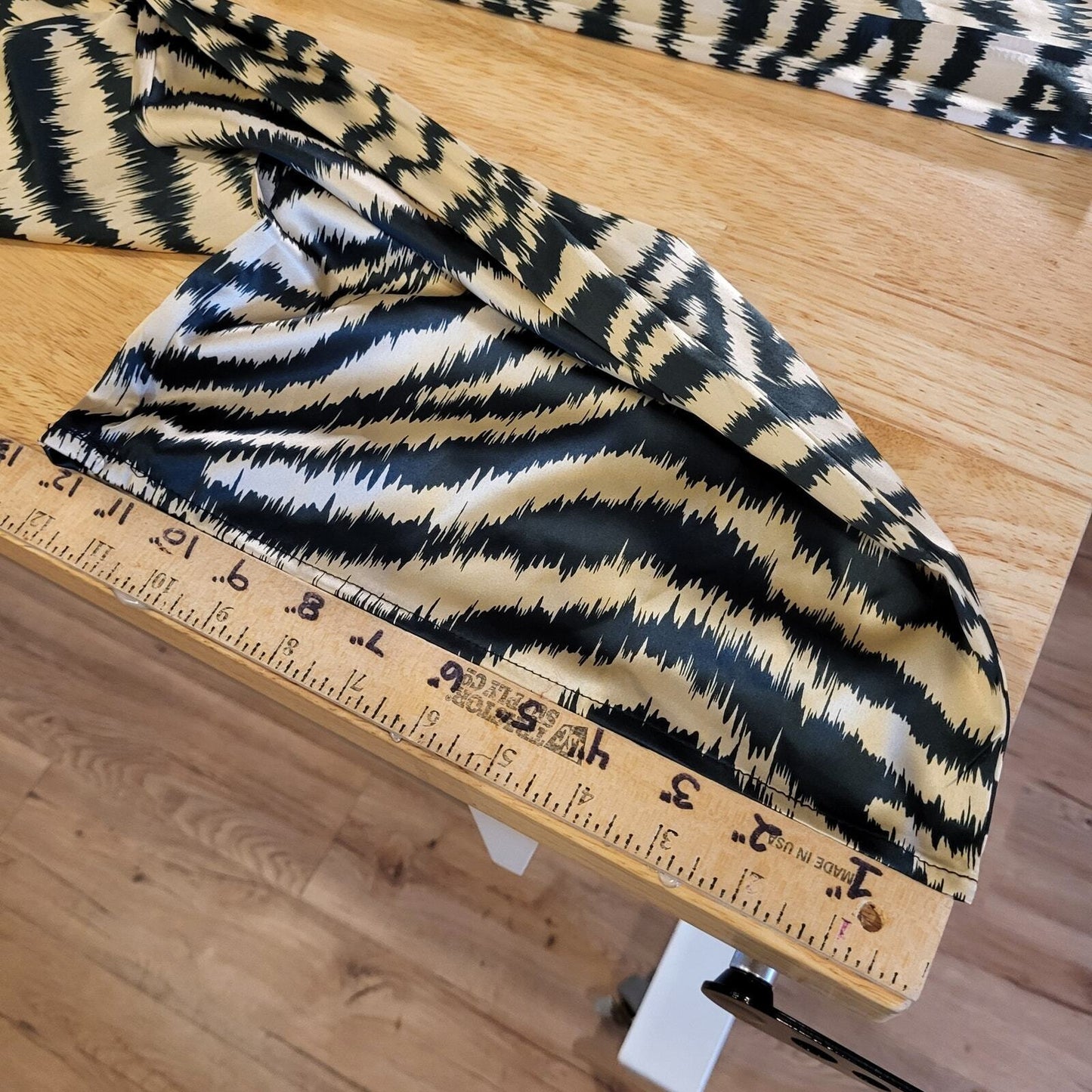 Haute Monde 32" Elastic Waist Wide Leg Zebra Satin Pant Button 43" long 24" wide