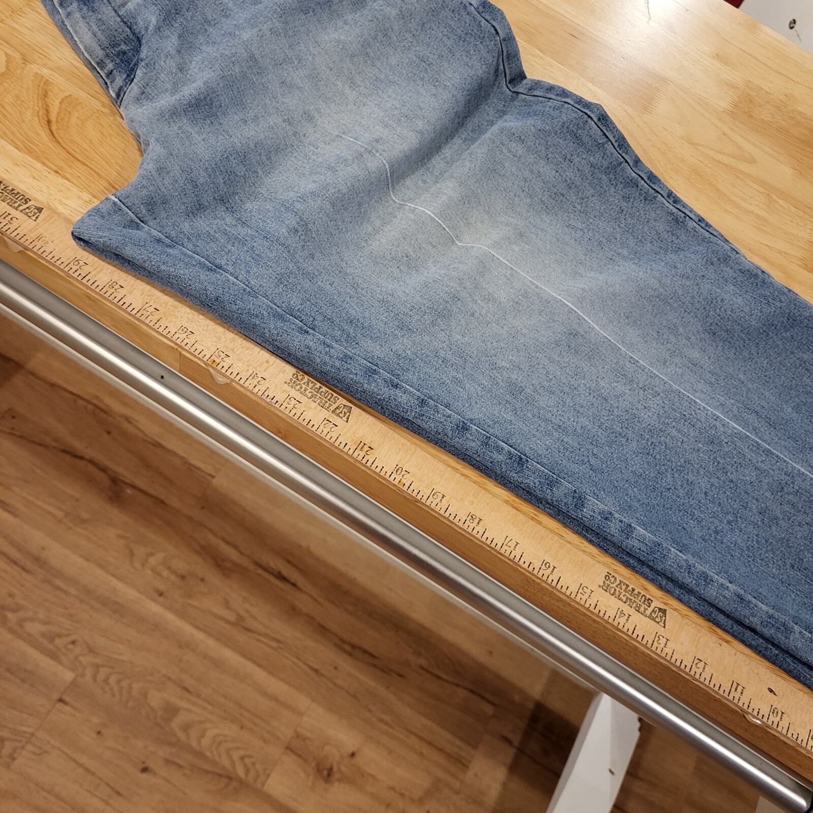 Perfectly Worn Haggar Classic Fit Comfort Waist Jeans 36X30 Cotton Blend