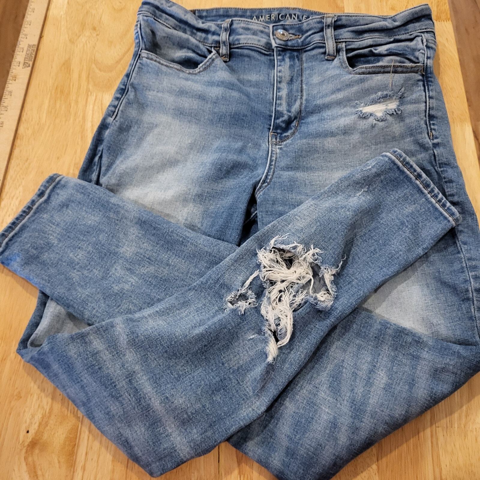 American Eagle Super Stretch Size 12 Straight Leg Distressed Medium Wash